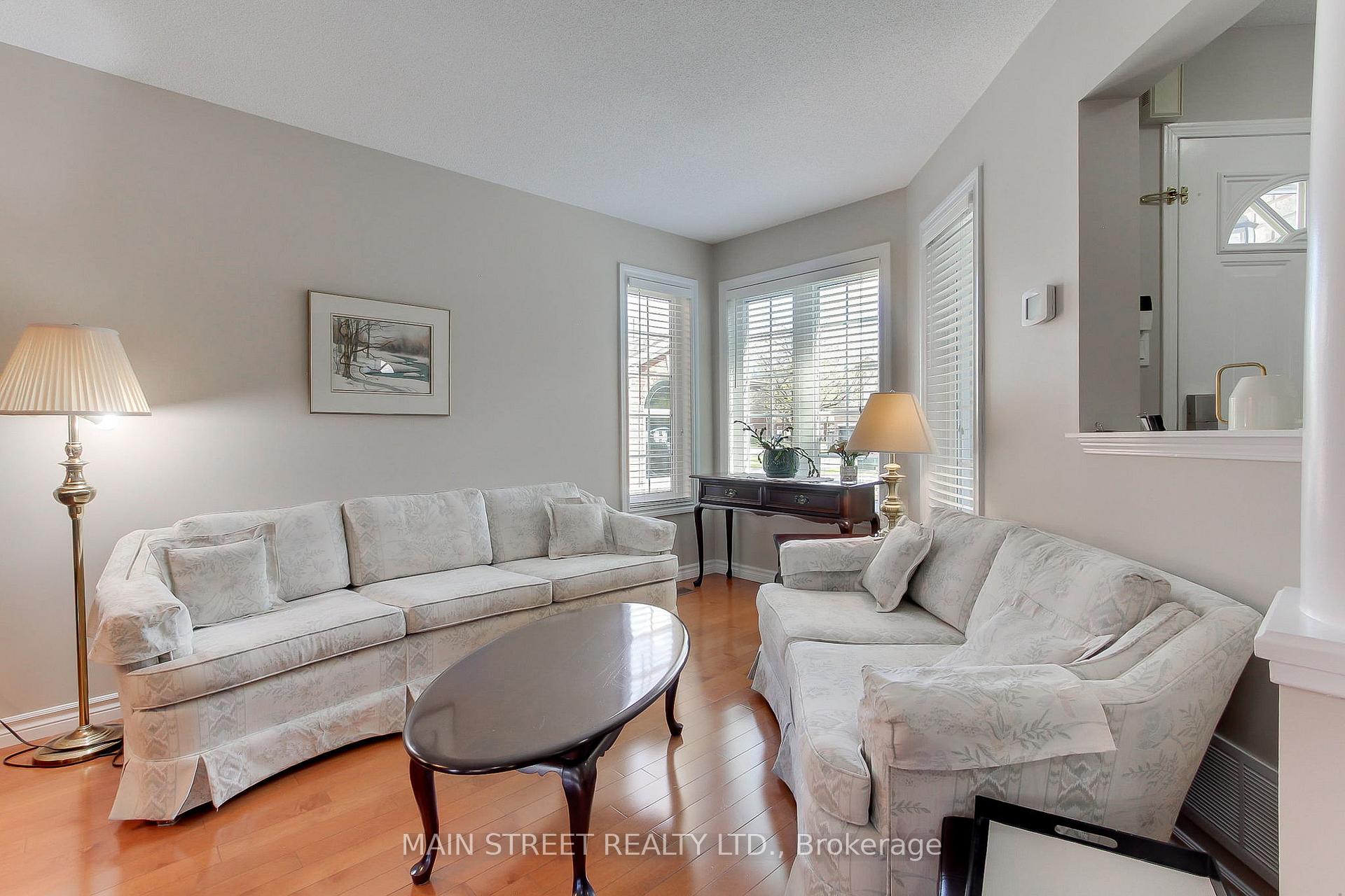 Photo 7 of 130 Rush Road, Aurora, Bayview Wellington — HOMEH