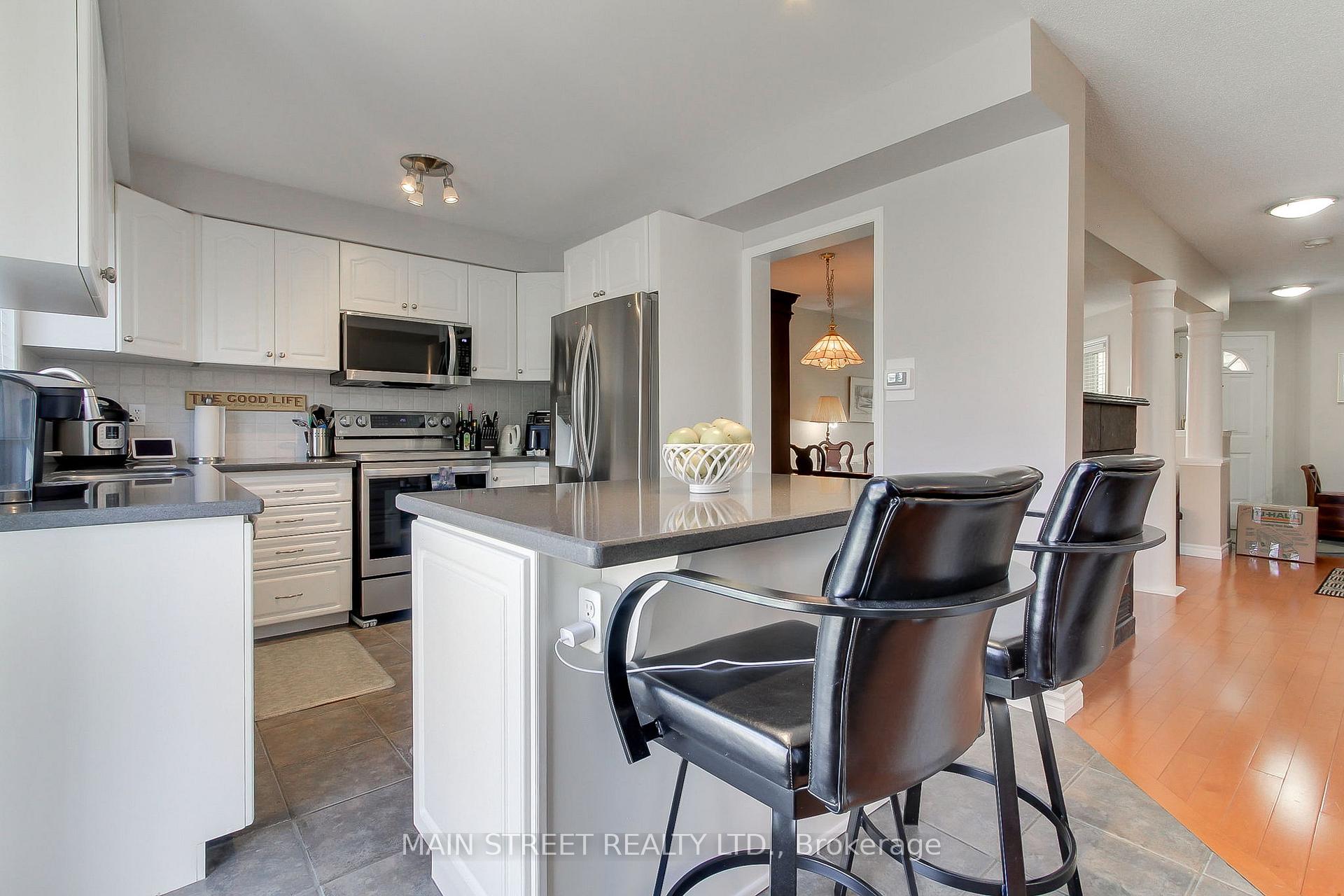 Photo 11 of 130 Rush Road, Aurora, Bayview Wellington — HOMEH