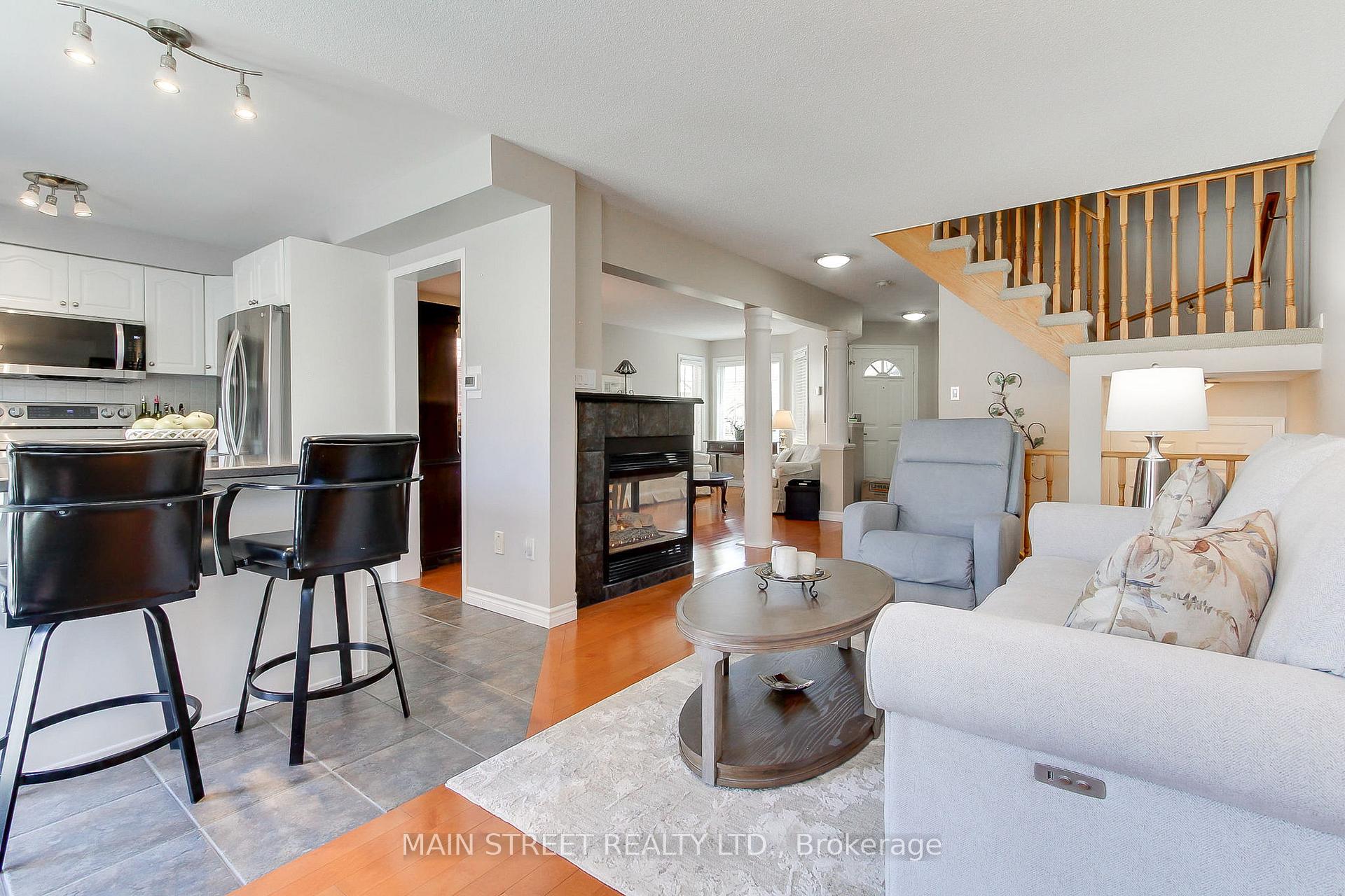 Photo 14 of 130 Rush Road, Aurora, Bayview Wellington — HOMEH