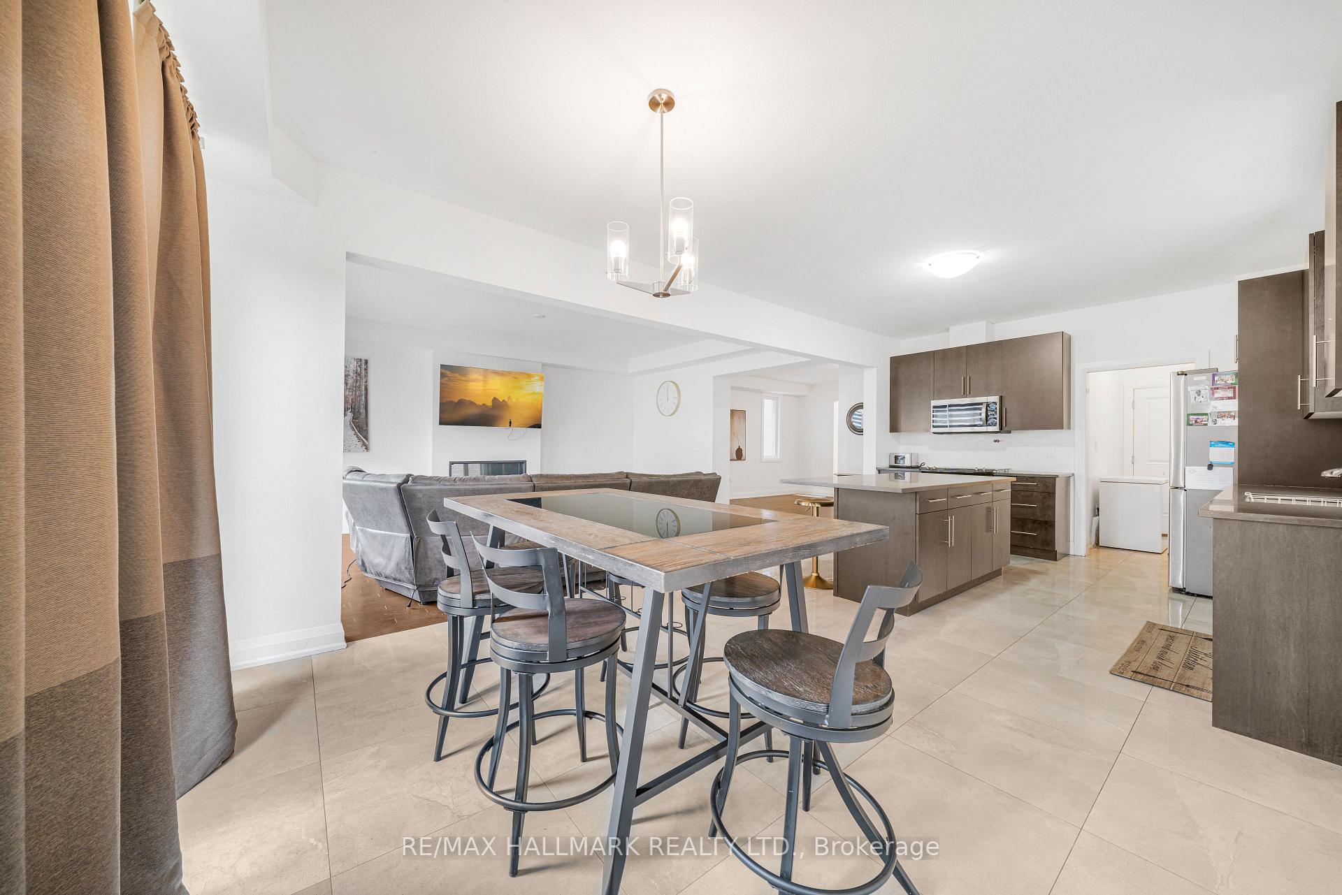 Photo 9 of 7249 Parkside Road, Niagara Falls, Brown — HOMEH