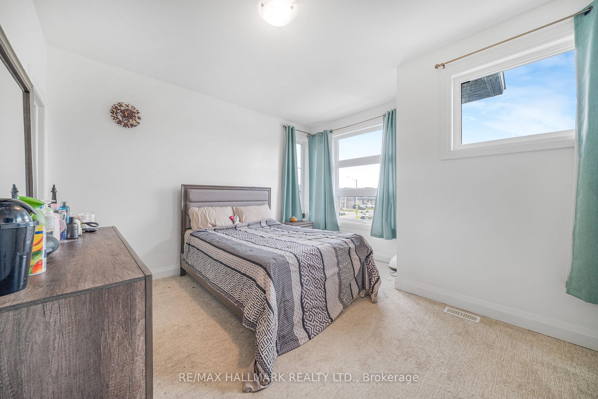 Photo 15 of 7249 Parkside Road, Niagara Falls, Brown — HOMEH