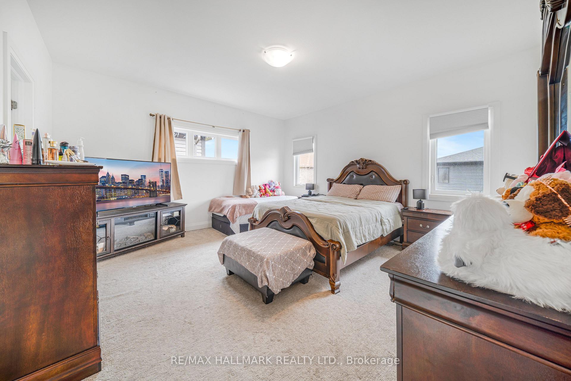 Photo 22 of 7249 Parkside Road, Niagara Falls, Brown — HOMEH