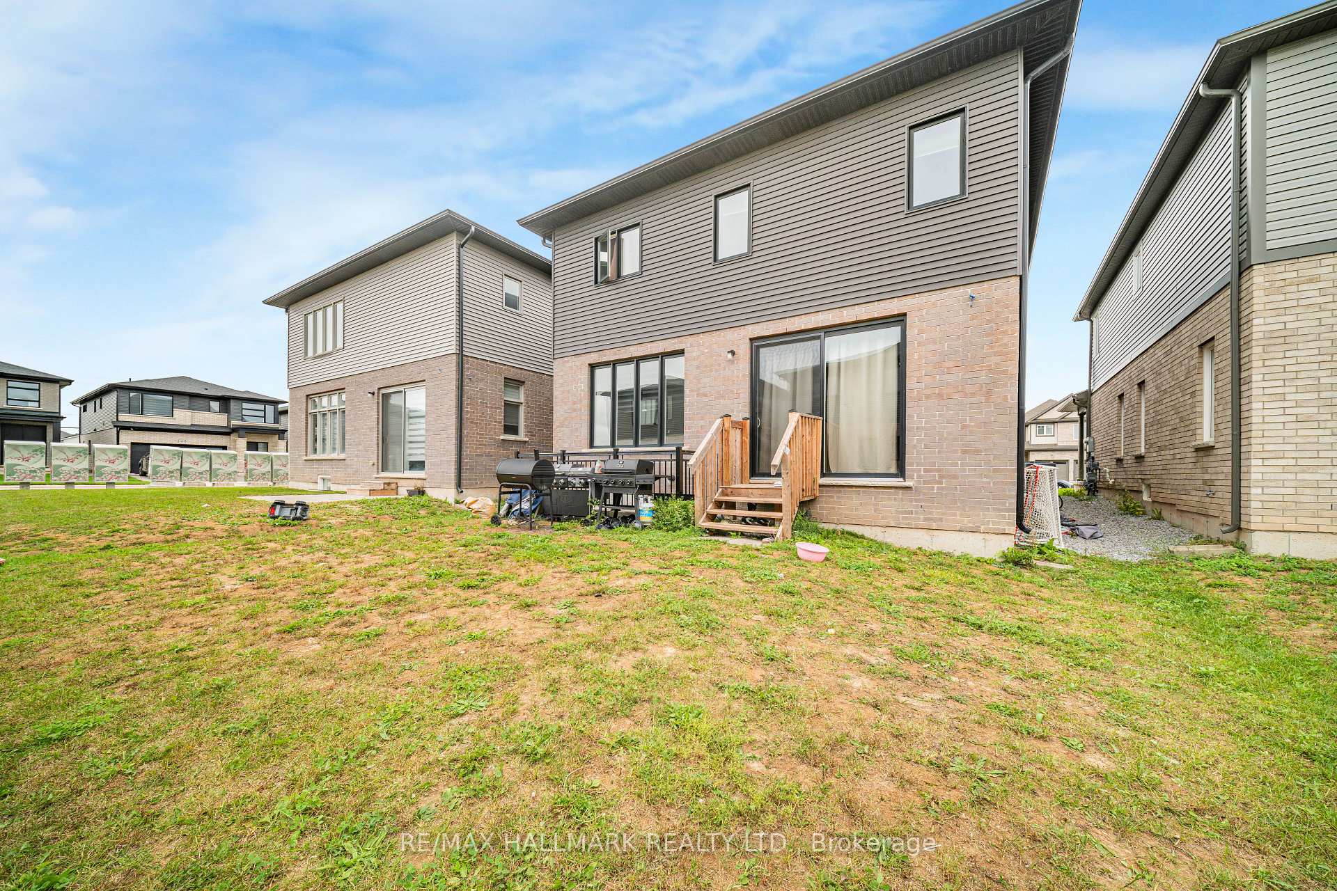 Photo 29 of 7249 Parkside Road, Niagara Falls, Brown — HOMEH