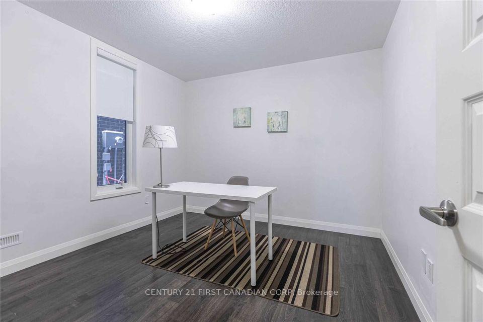 Photo 6 of Unit 21, 3260 Singleton Avenue, London, South W — HOMEH