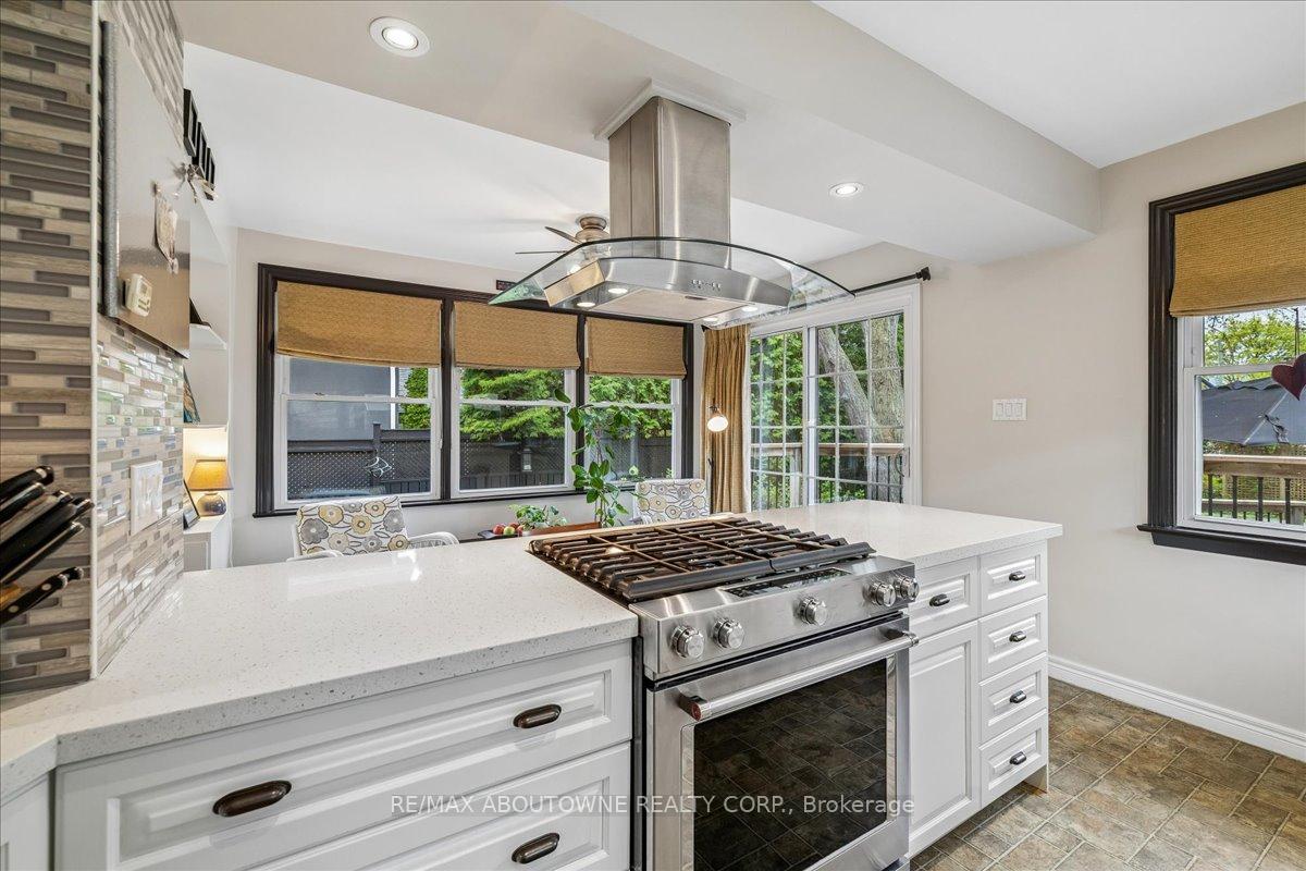 Photo 12 of 316 River Side Drive, Oakville, Central — HOMEH