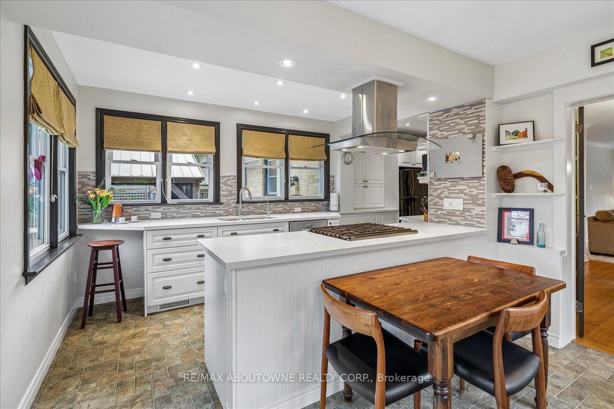 Photo 13 of 316 River Side Drive, Oakville, Central — HOMEH