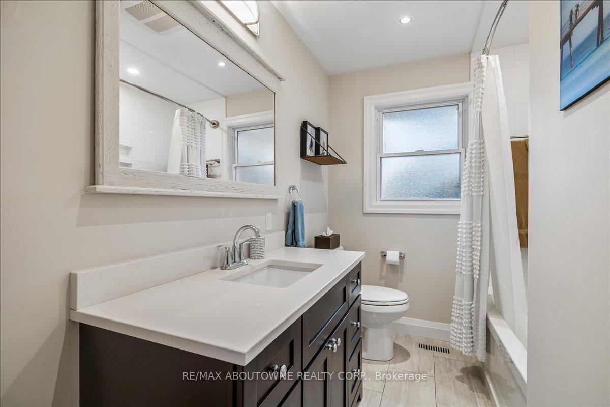 Photo 20 of 316 River Side Drive, Oakville, Central — HOMEH