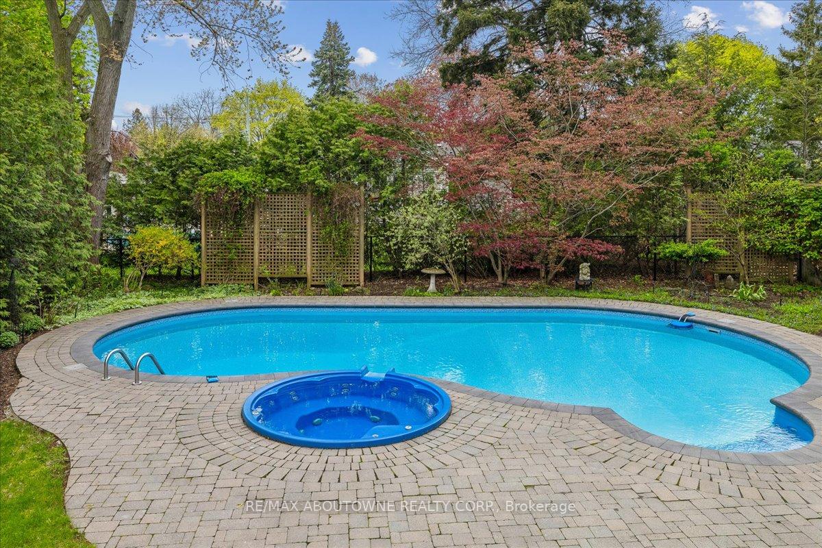 Photo 32 of 316 River Side Drive, Oakville, Central — HOMEH