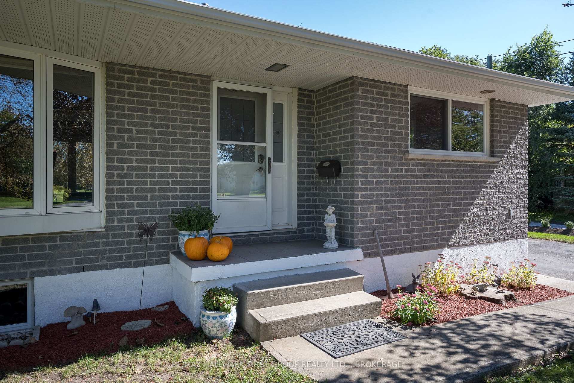 Photo 2 of 487 Coronation Boulevard, Kingston, South of Taylor-Kidd Blvd — HOMEH