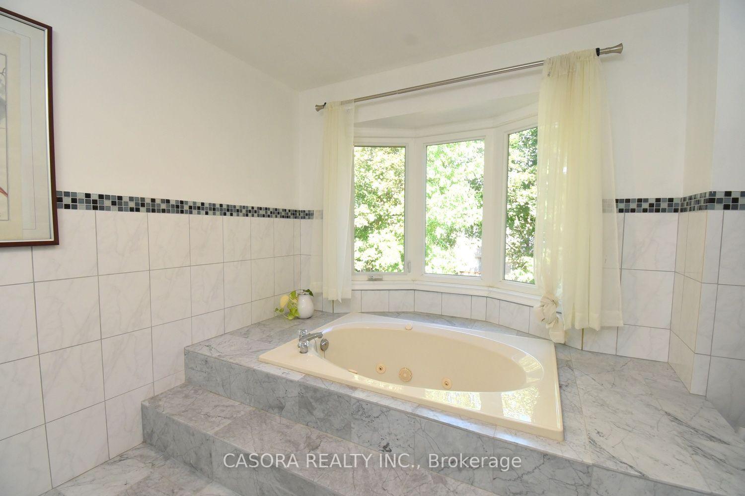 Photo 58 of 110 Citation Crescent, Hamilton, Meadowlands — HOMEH