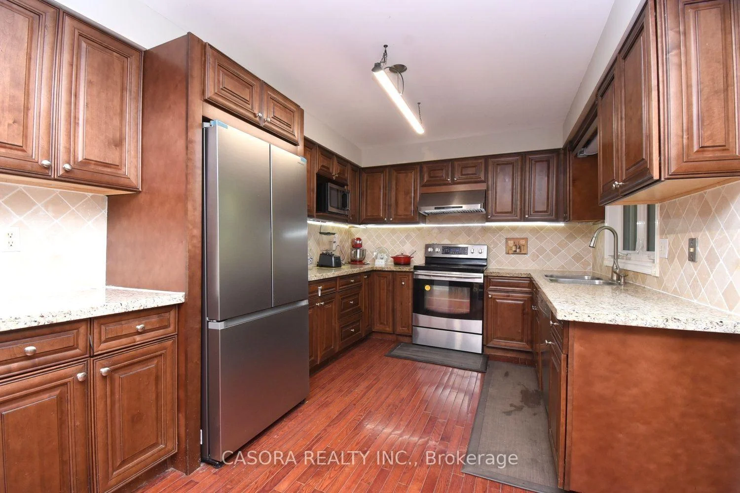 Photo 11 of 110 Citation Crescent, Hamilton, Meadowlands — HOMEH