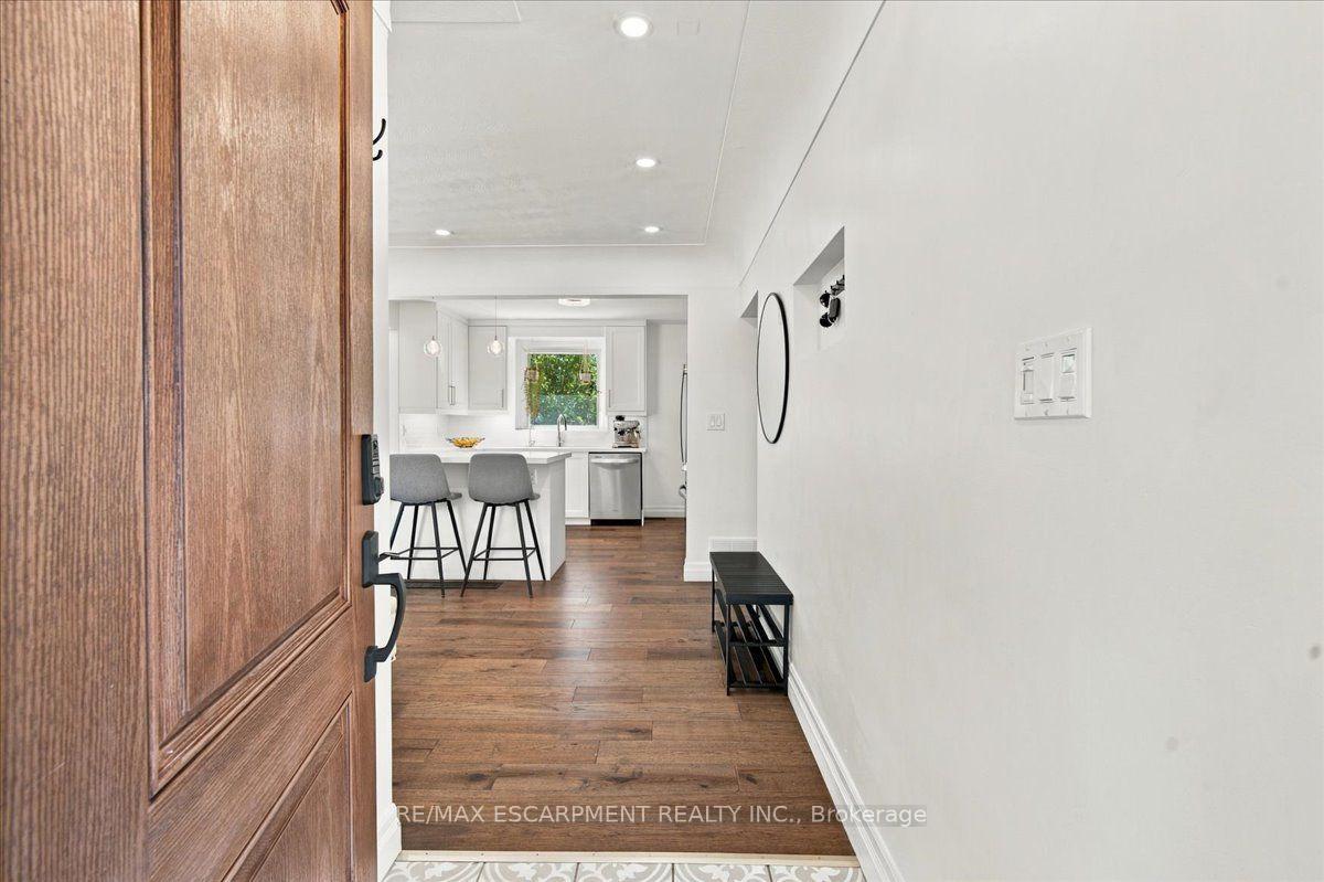 Photo 5 of 38 Enmore Avenue, Hamilton, Ancaster — HOMEH