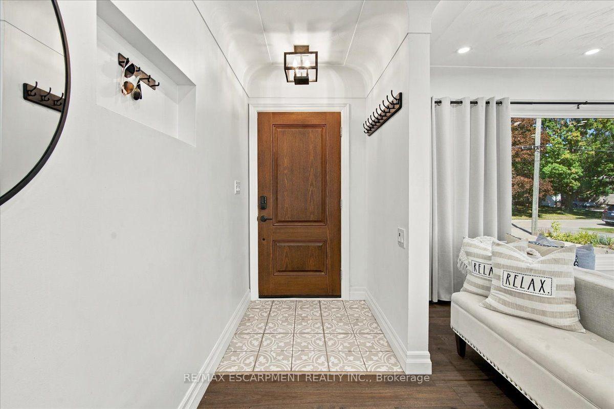 Photo 6 of 38 Enmore Avenue, Hamilton, Ancaster — HOMEH