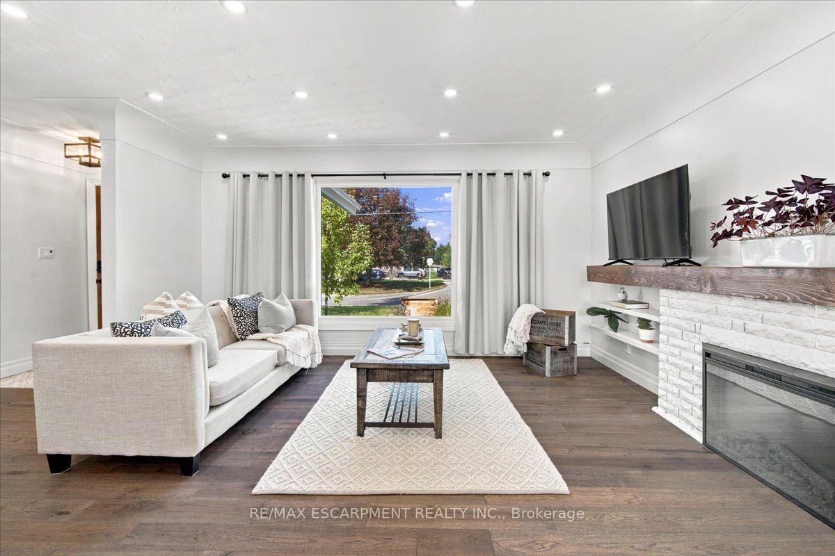 Photo 7 of 38 Enmore Avenue, Hamilton, Ancaster — HOMEH