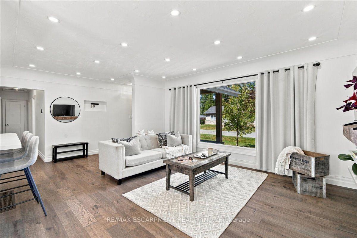 Photo 9 of 38 Enmore Avenue, Hamilton, Ancaster — HOMEH
