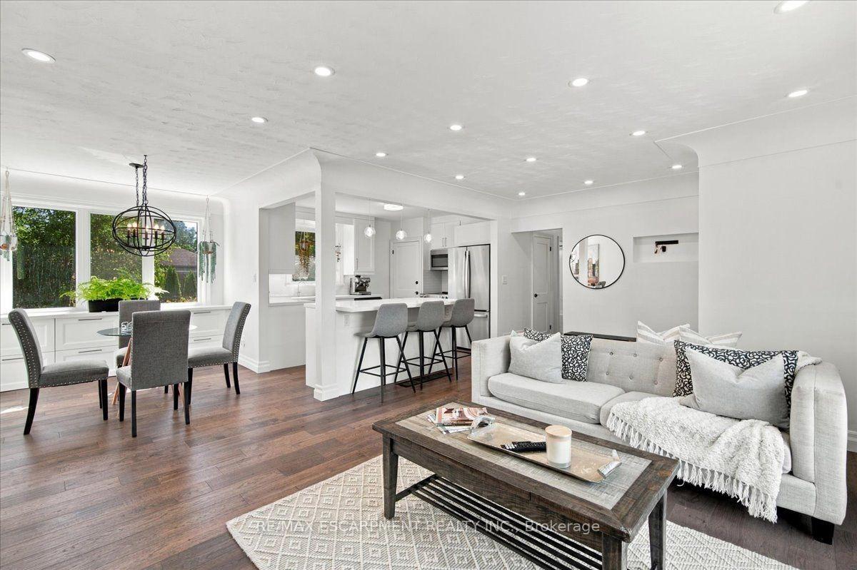 Photo 10 of 38 Enmore Avenue, Hamilton, Ancaster — HOMEH
