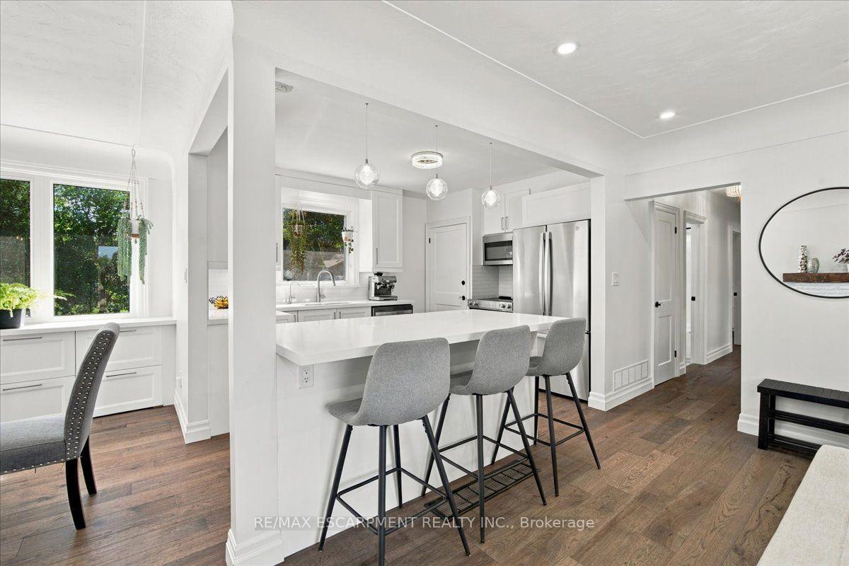 Photo 11 of 38 Enmore Avenue, Hamilton, Ancaster — HOMEH