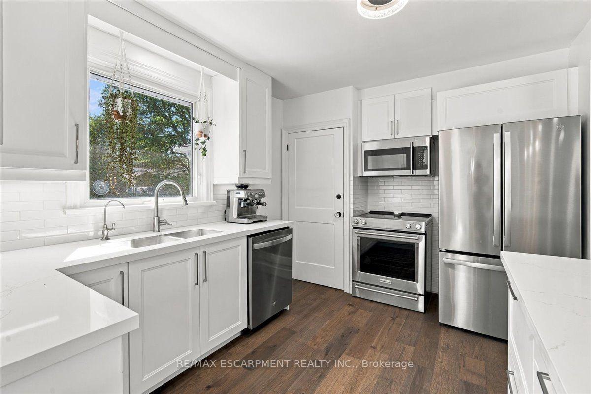 Photo 16 of 38 Enmore Avenue, Hamilton, Ancaster — HOMEH