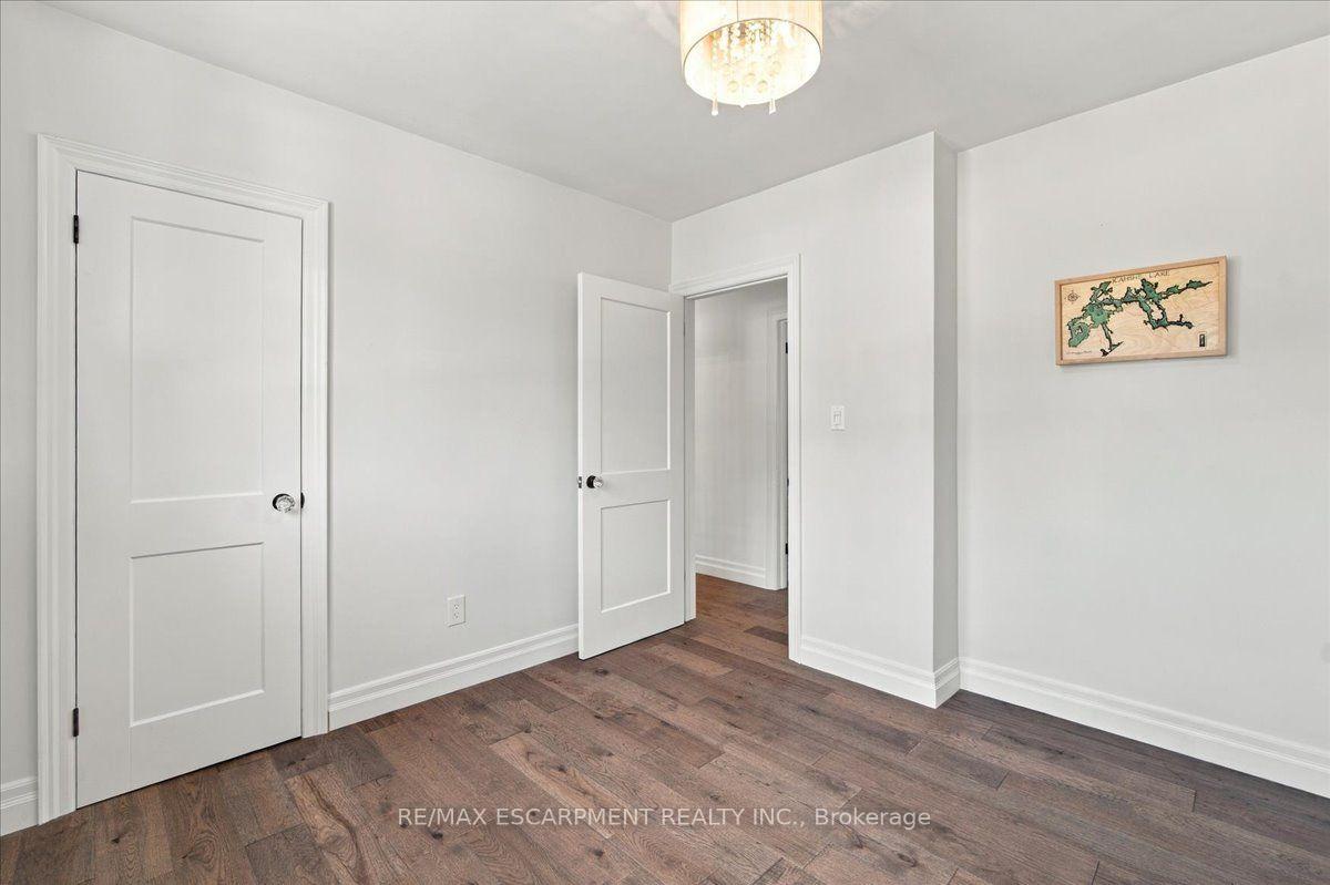 Photo 20 of 38 Enmore Avenue, Hamilton, Ancaster — HOMEH