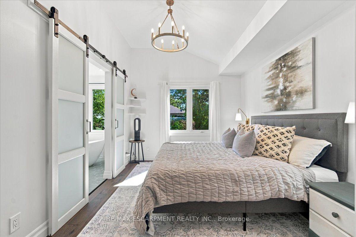 Photo 22 of 38 Enmore Avenue, Hamilton, Ancaster — HOMEH