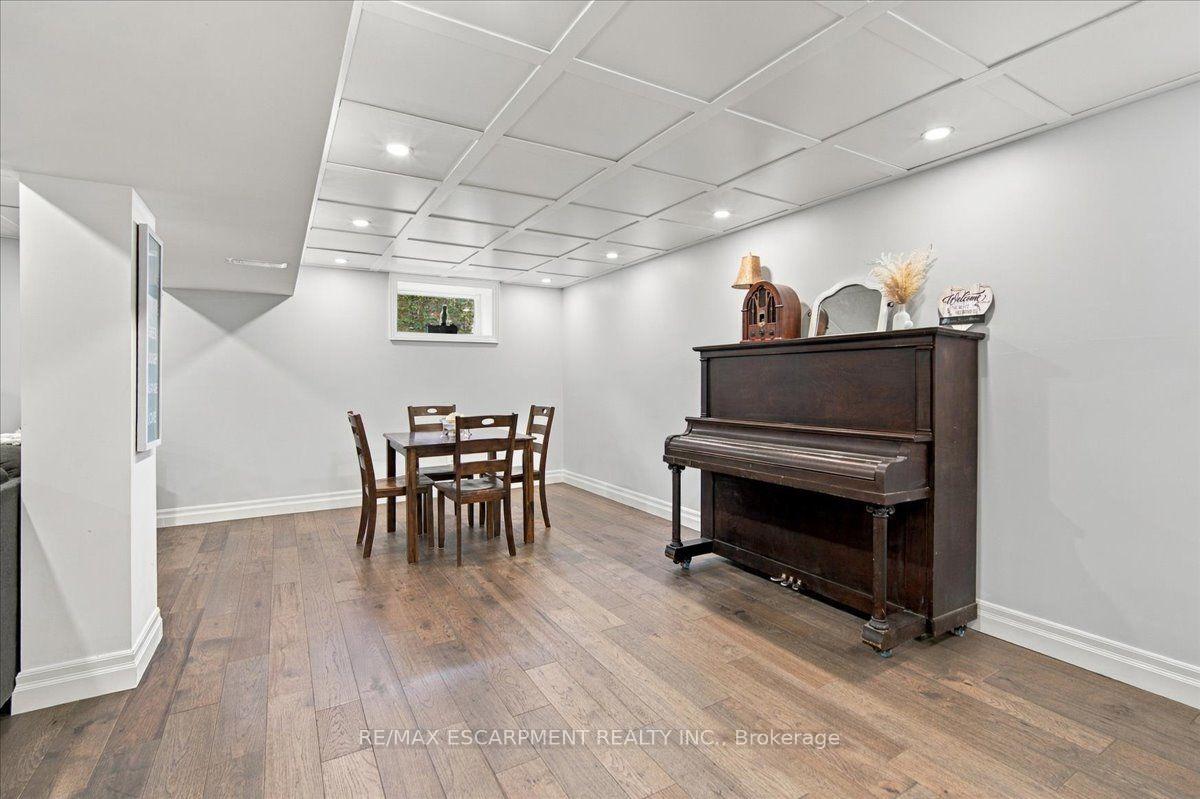 Photo 29 of 38 Enmore Avenue, Hamilton, Ancaster — HOMEH