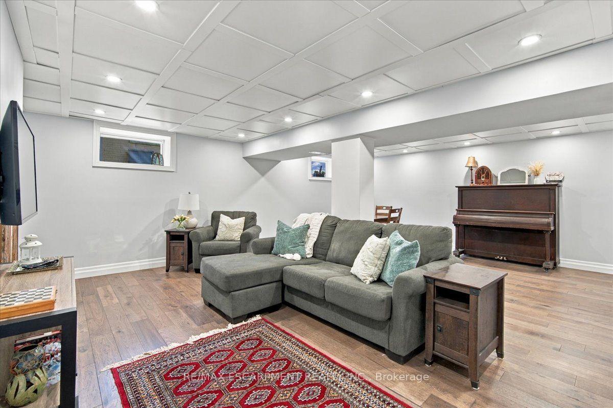 Photo 33 of 38 Enmore Avenue, Hamilton, Ancaster — HOMEH