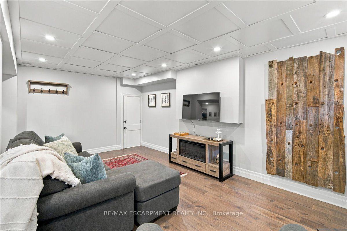 Photo 35 of 38 Enmore Avenue, Hamilton, Ancaster — HOMEH