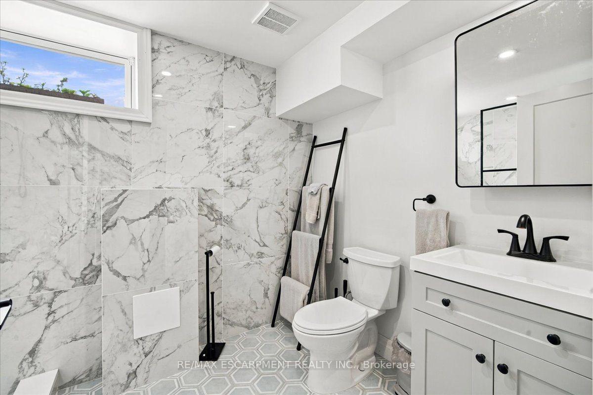 Photo 37 of 38 Enmore Avenue, Hamilton, Ancaster — HOMEH
