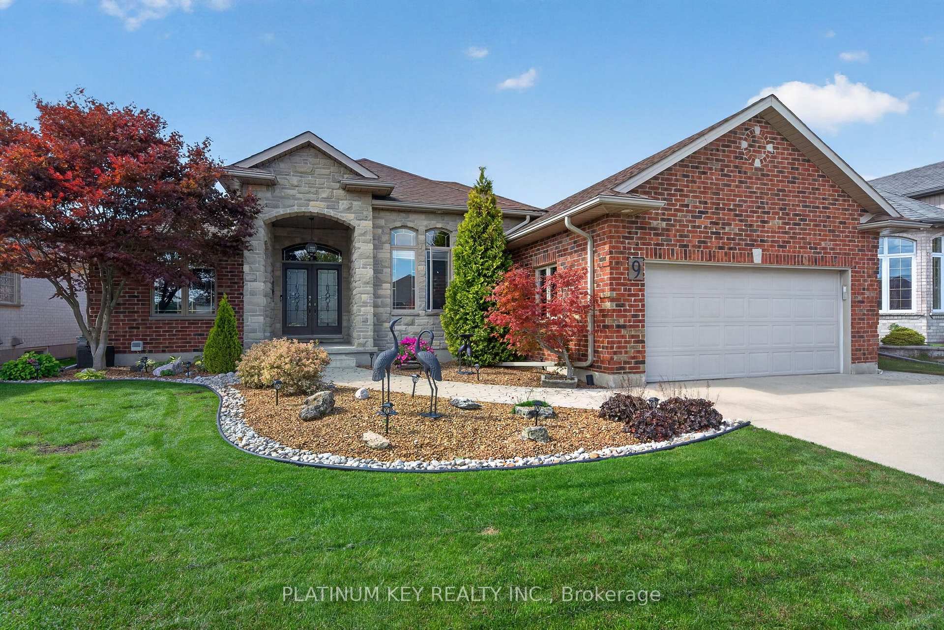 Photo 2 of 9 Ronald Bloore Drive, Sarnia — HOMEH