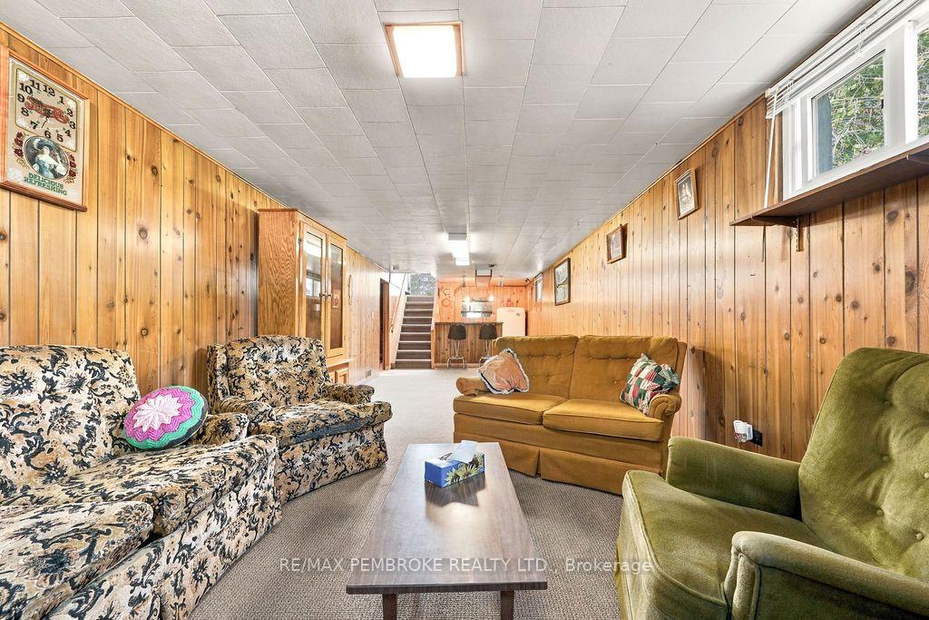 Photo 32 of 41 Centre Street W, Petawawa, Petawawa — HOMEH