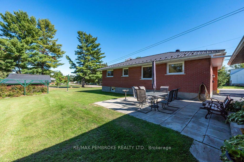 Photo 39 of 41 Centre Street W, Petawawa, Petawawa — HOMEH
