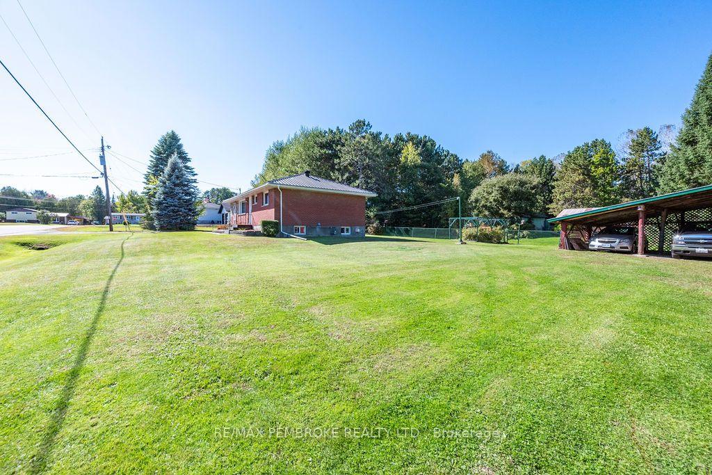 Photo 44 of 41 Centre Street W, Petawawa, Petawawa — HOMEH