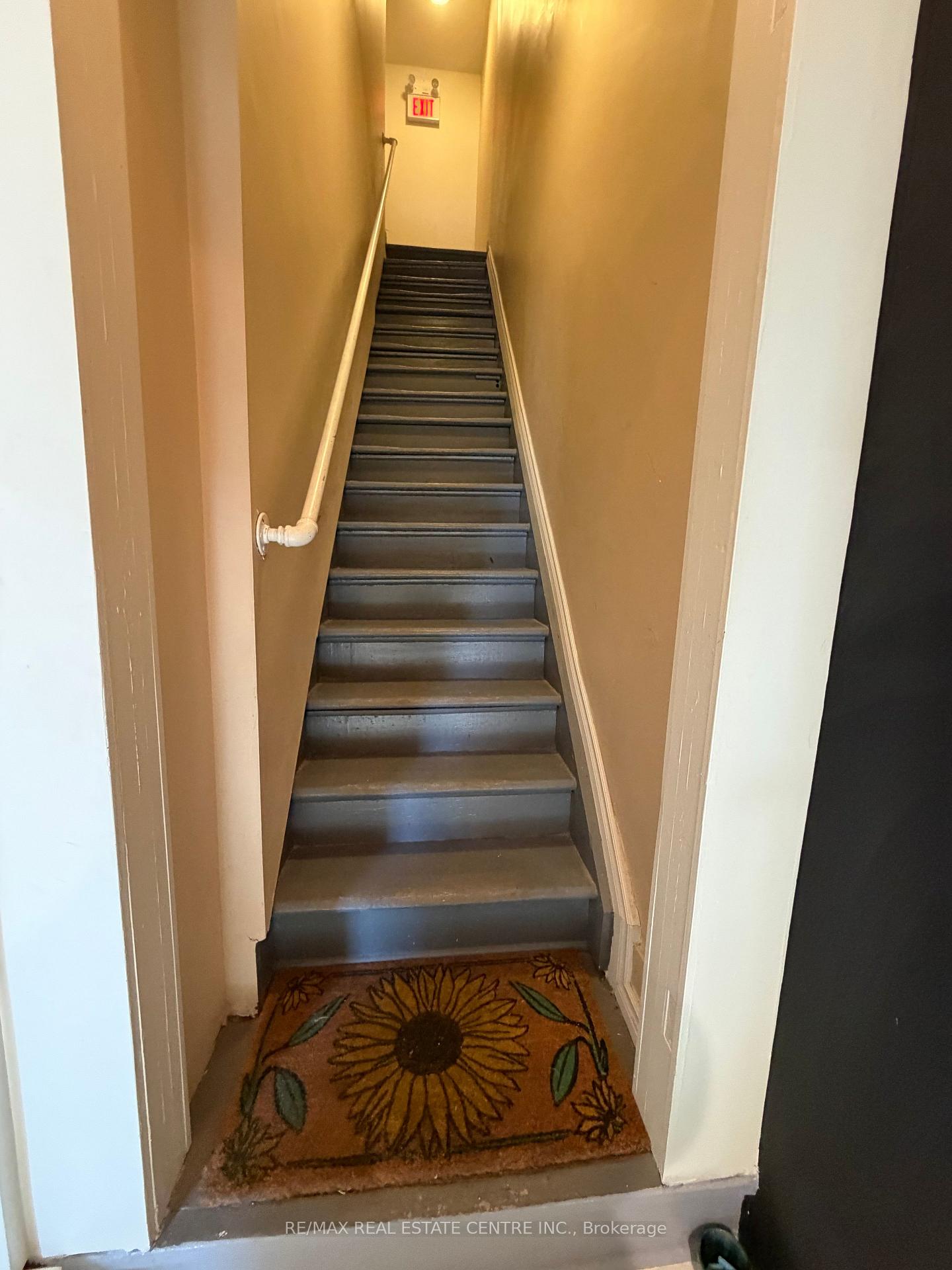 Photo 3 of Unit 3, 167 Broadway, Orangeville — HOMEH