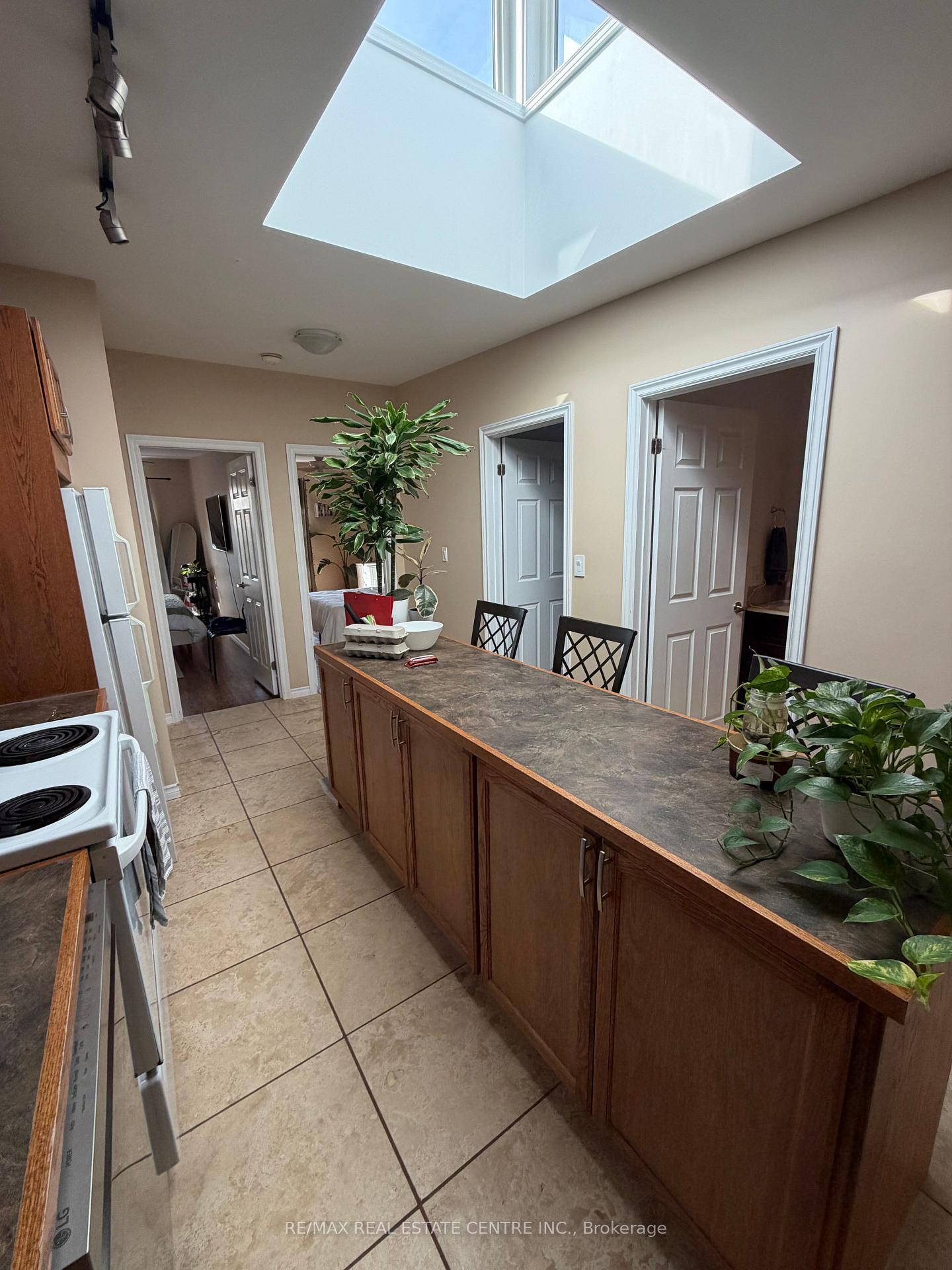 Photo 5 of Unit 3, 167 Broadway, Orangeville — HOMEH