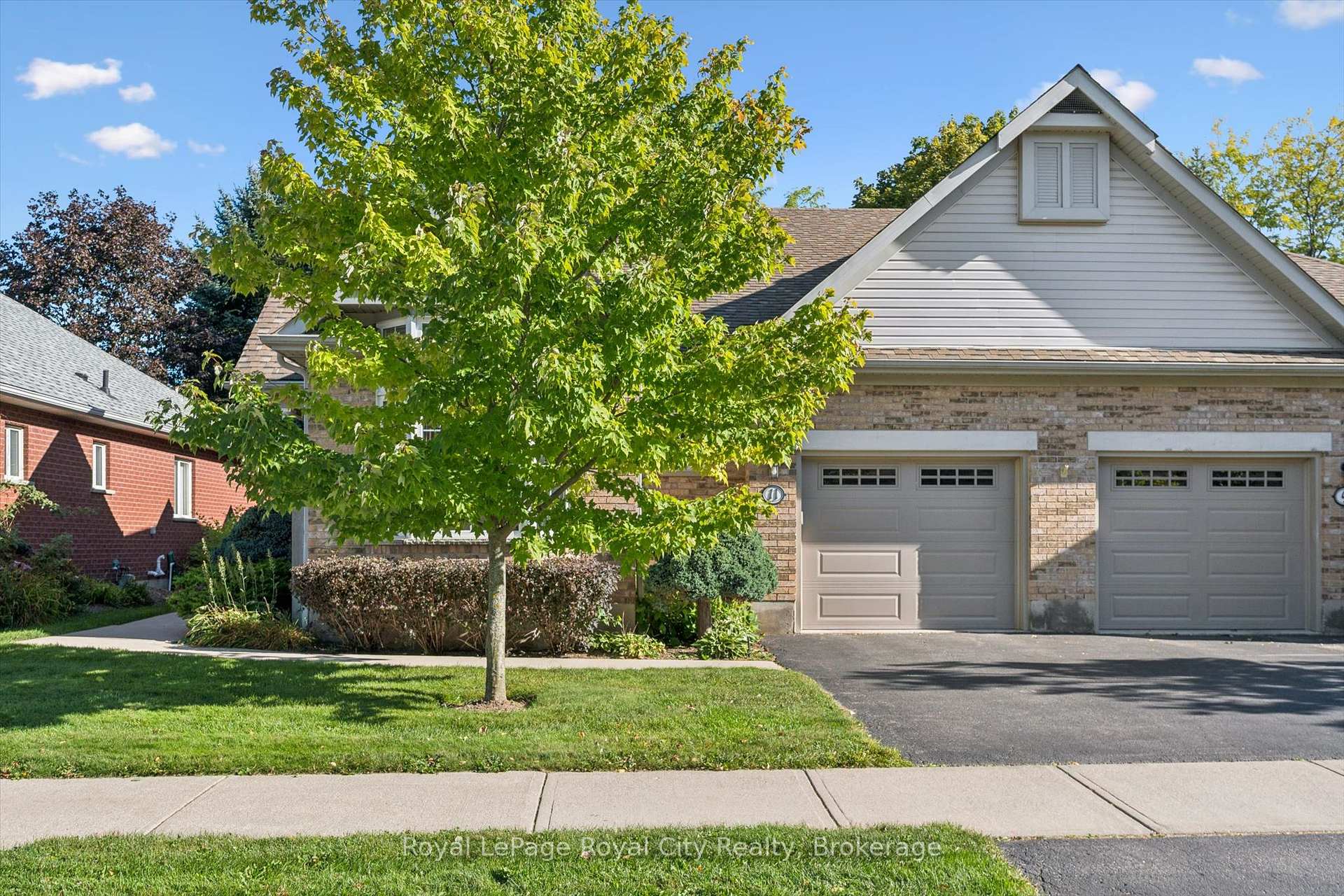 Photo 2 of 11 Honeysuckle Drive, Guelph, Village By The Arboretum — HOMEH