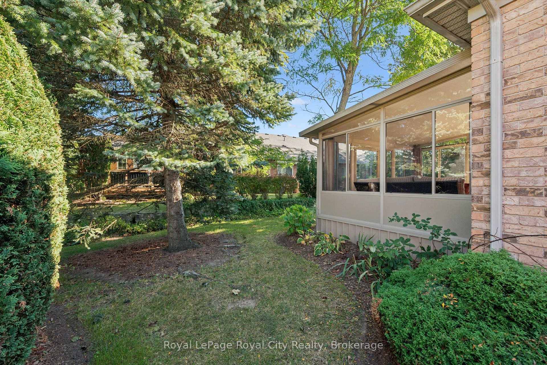 Photo 41 of 11 Honeysuckle Drive, Guelph, Village By The Arboretum — HOMEH