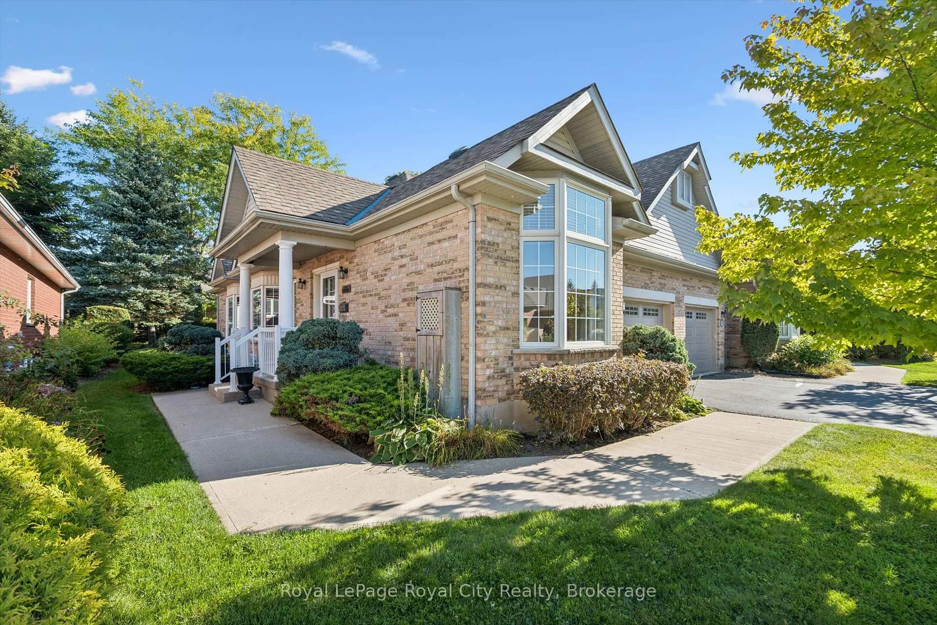 Photo 5 of 11 Honeysuckle Drive, Guelph, Village By The Arboretum — HOMEH