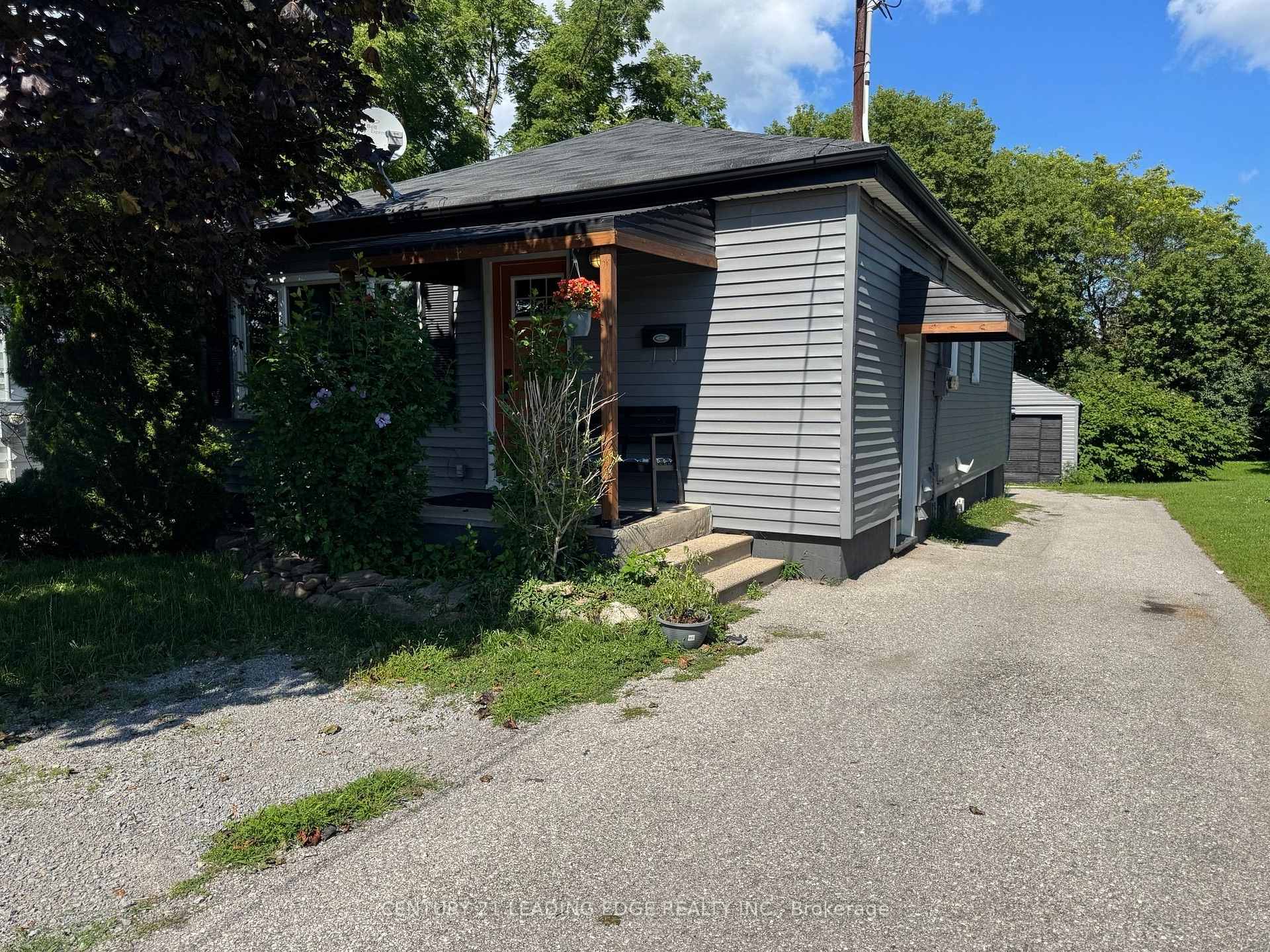 Photo 1 of 293 Oshawa Boulevard N, Oshawa, O'Neill — HOMEH