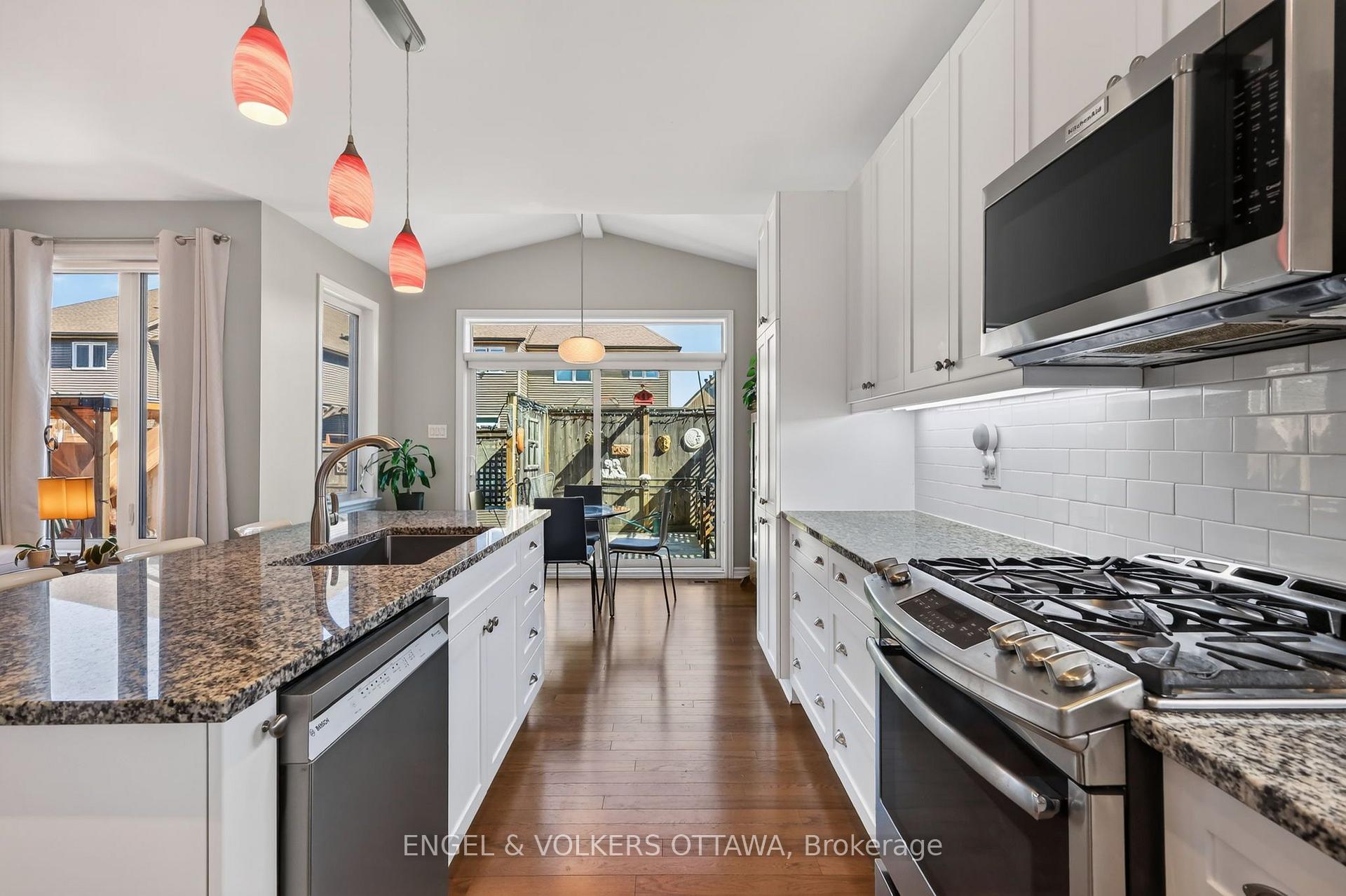 Photo 14 of 715 Bunchberry Way, Ottawa, Blossom Park/Kemp Park/Findlay Creek — HOMEH