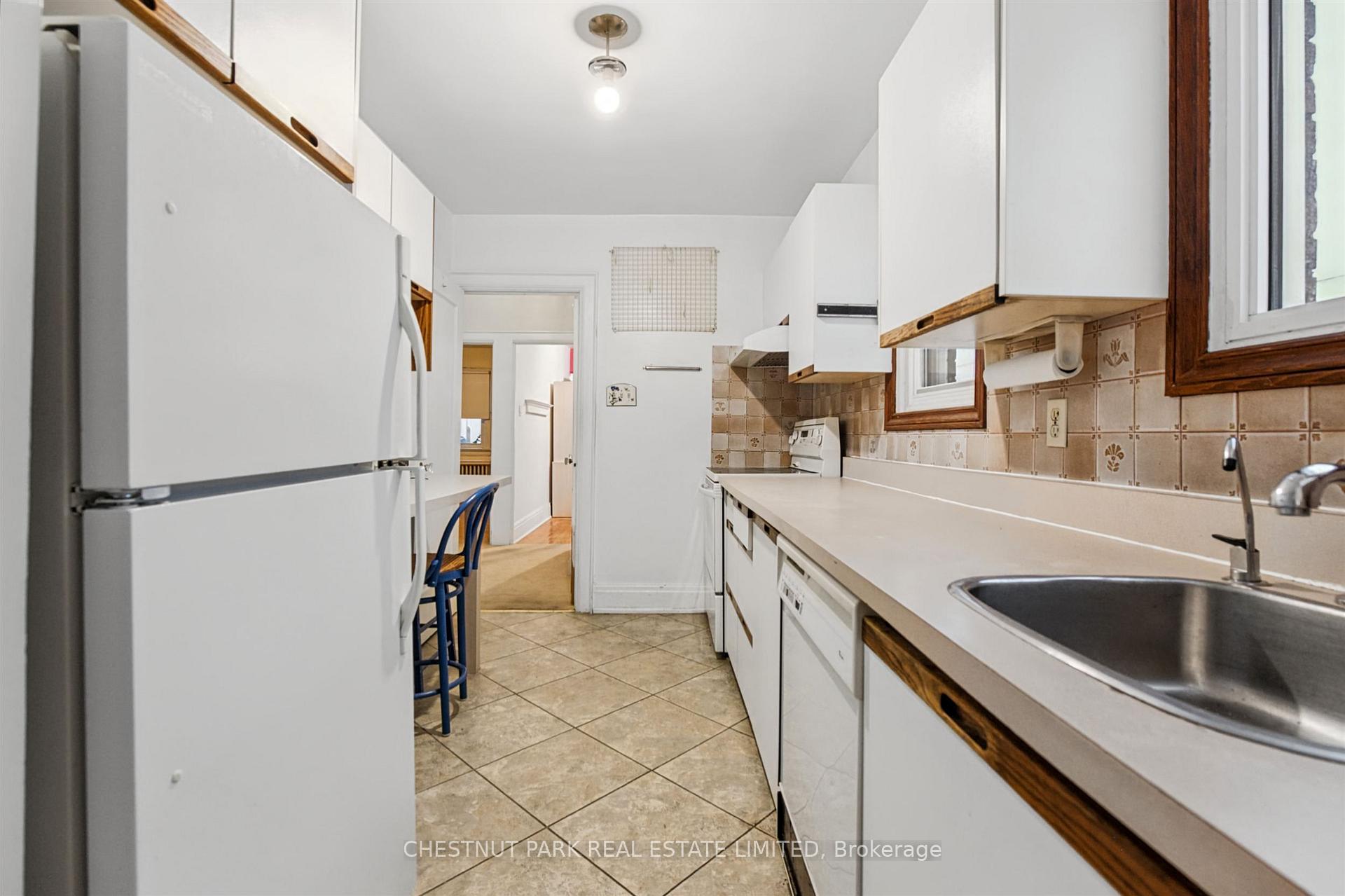 Photo 10 of 336 Fairlawn Avenue, Toronto, Bedford Park-Nortown — HOMEH