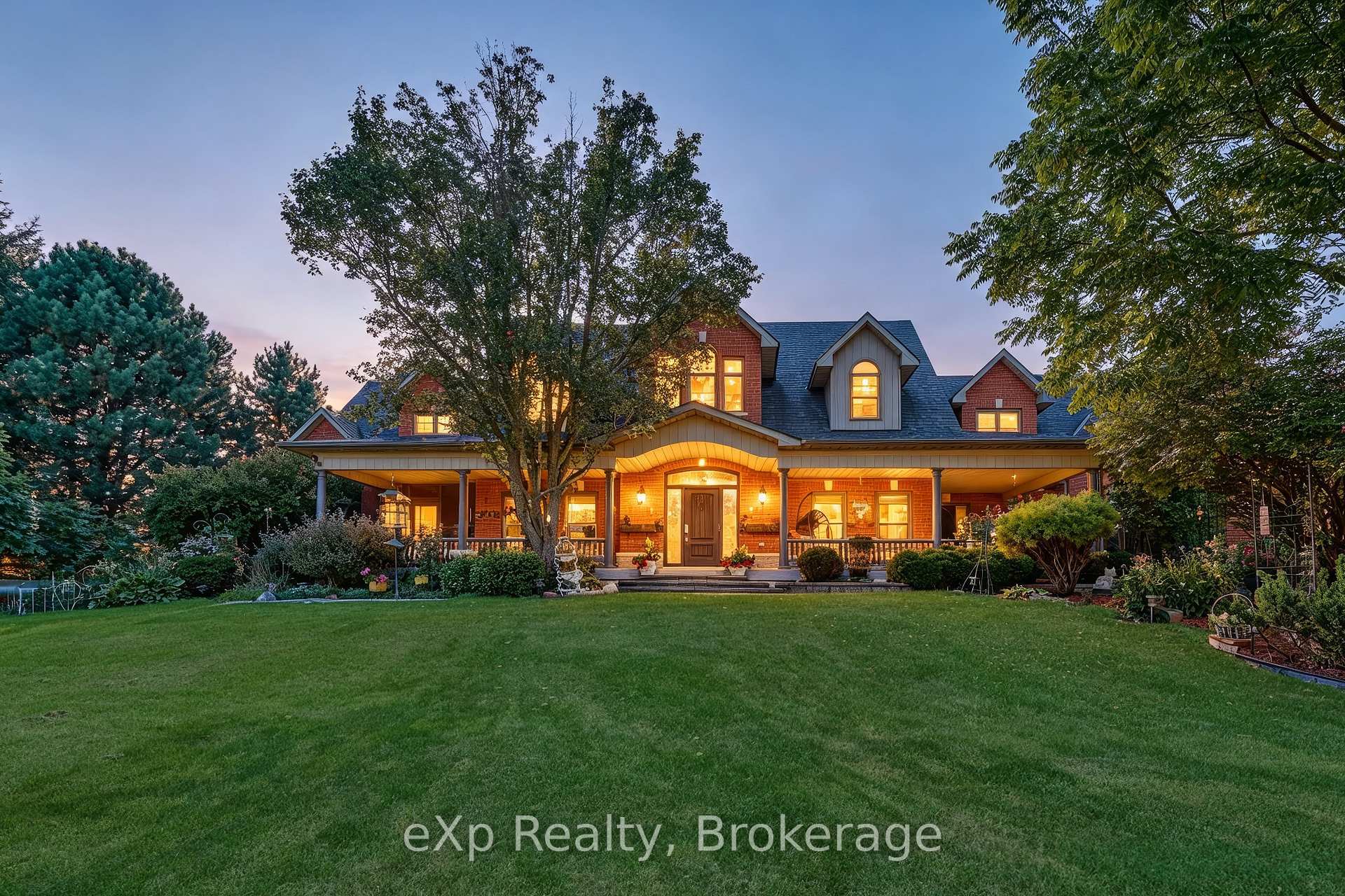 Photo 4 of 7860 Cedarbrook Trail, Whitby, Rural Whitby — HOMEH