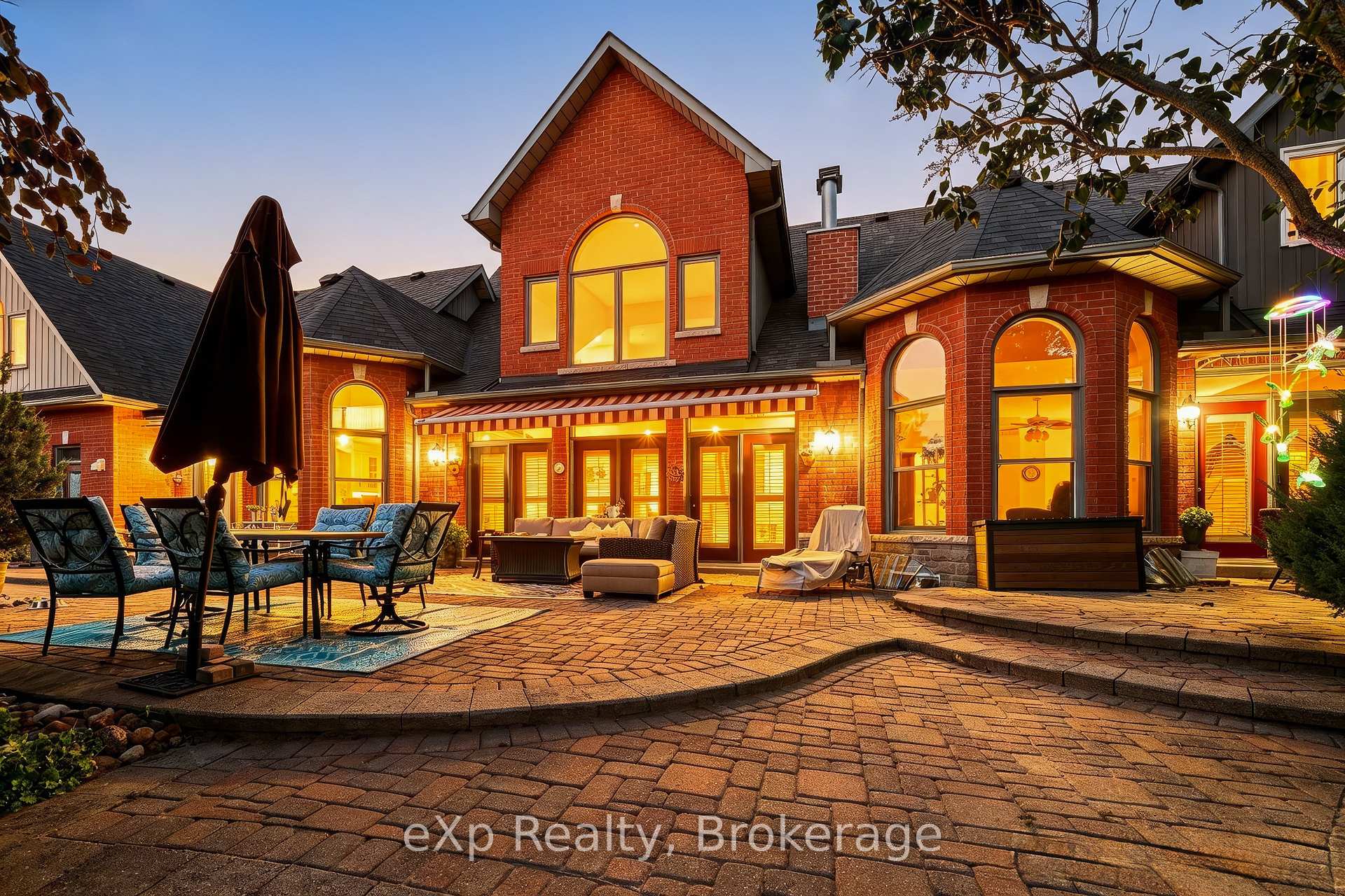Photo 6 of 7860 Cedarbrook Trail, Whitby, Rural Whitby — HOMEH