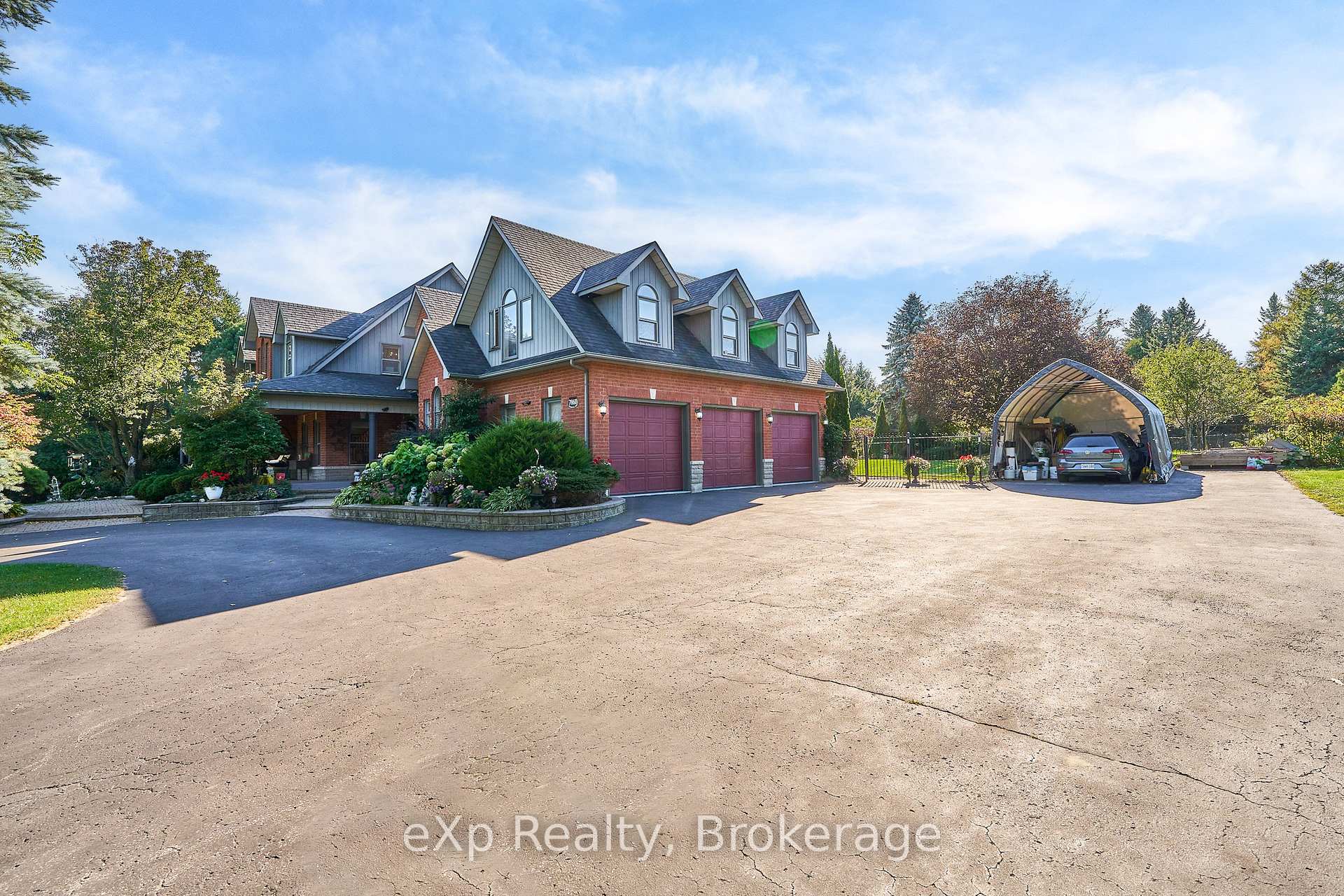 Photo 10 of 7860 Cedarbrook Trail, Whitby, Rural Whitby — HOMEH