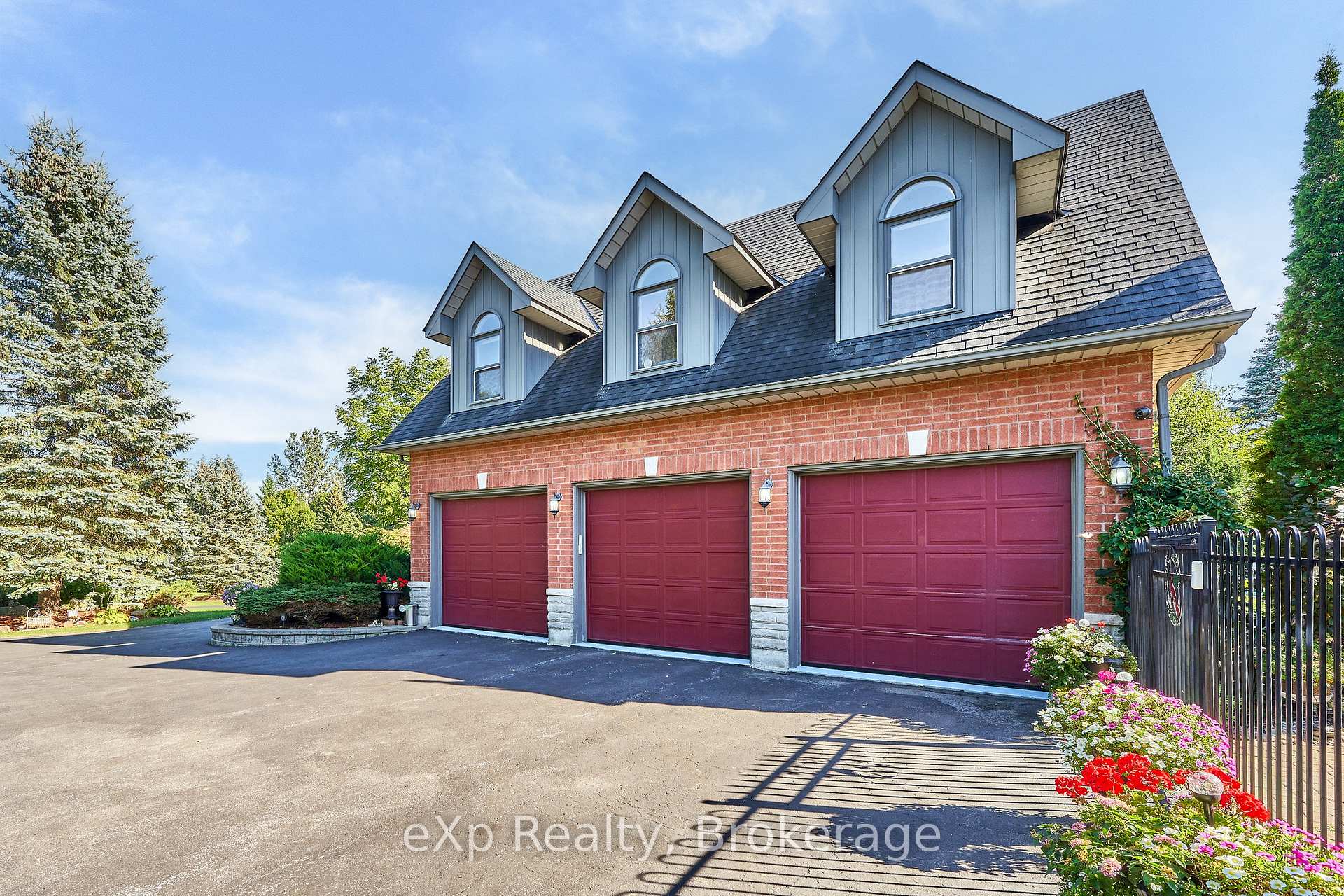 Photo 11 of 7860 Cedarbrook Trail, Whitby, Rural Whitby — HOMEH