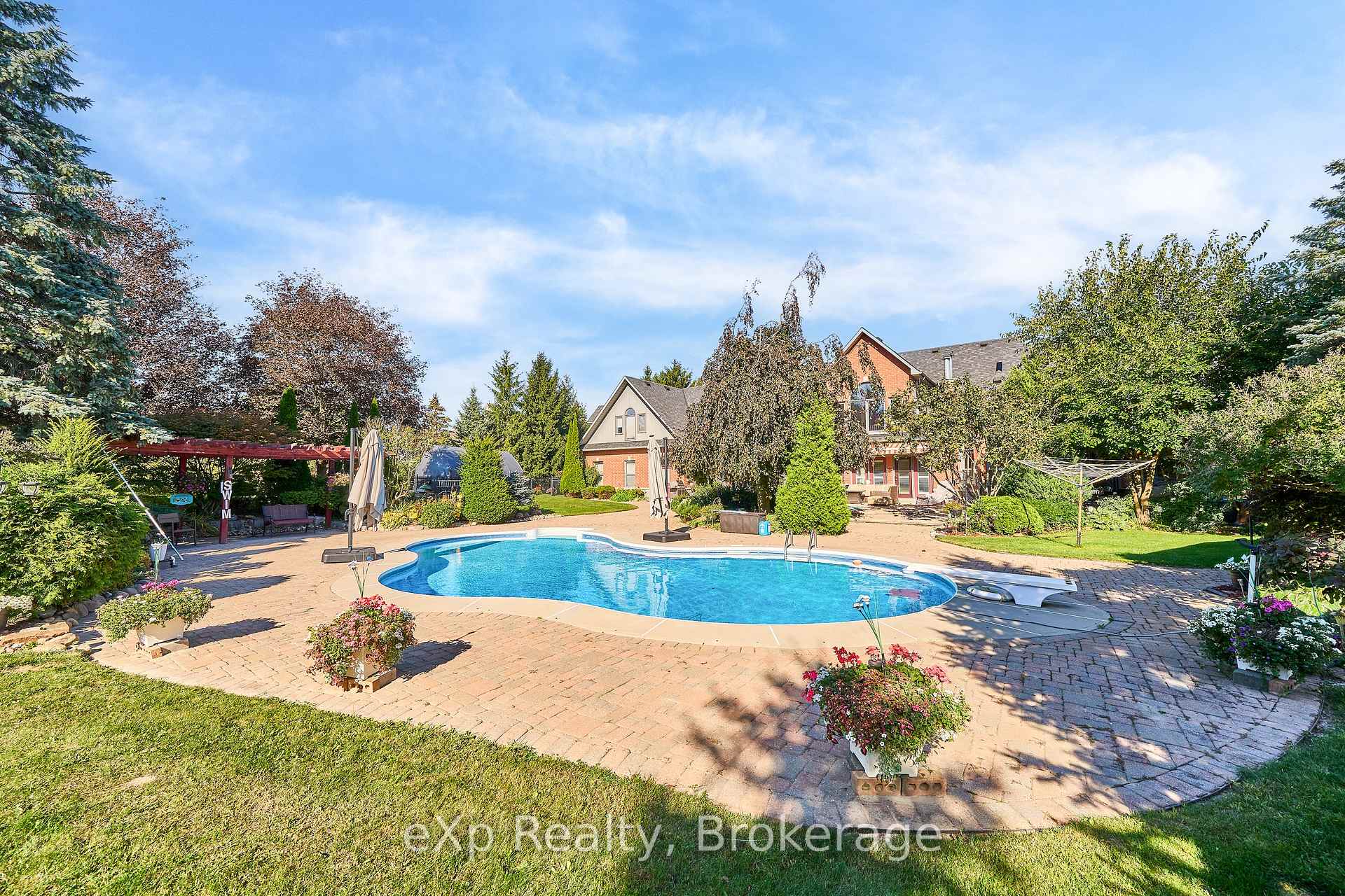 Photo 18 of 7860 Cedarbrook Trail, Whitby, Rural Whitby — HOMEH