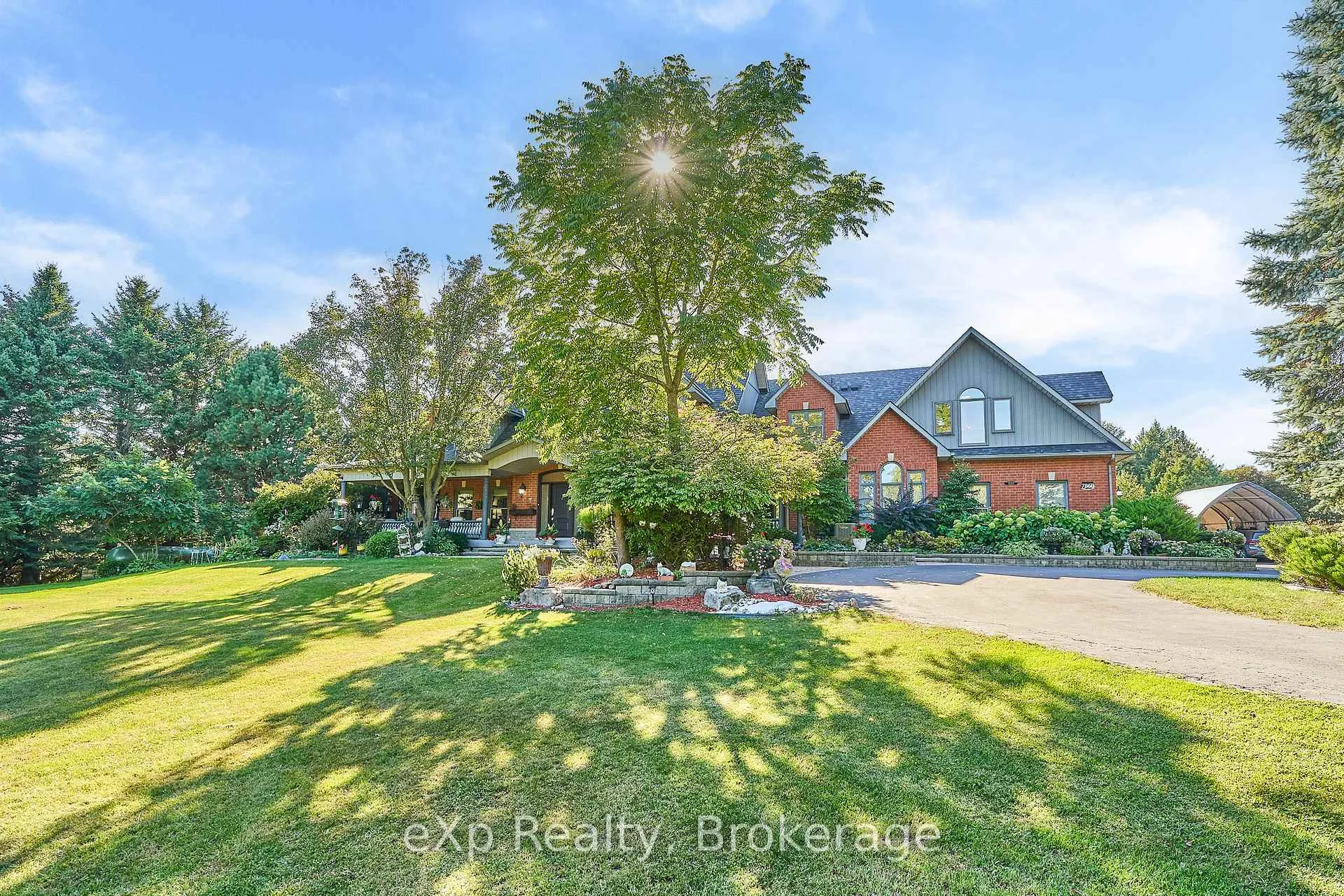 Photo 3 of 7860 Cedarbrook Trail, Whitby, Rural Whitby — HOMEH