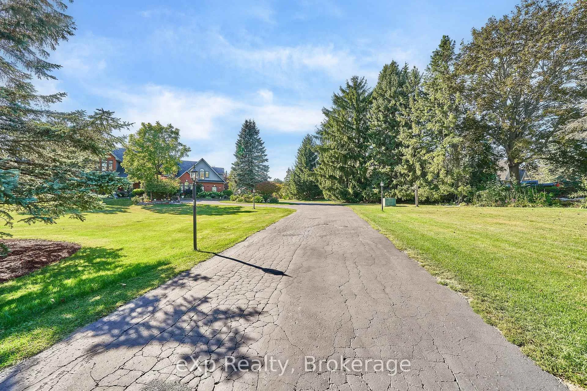 Photo 12 of 7860 Cedarbrook Trail, Whitby, Rural Whitby — HOMEH