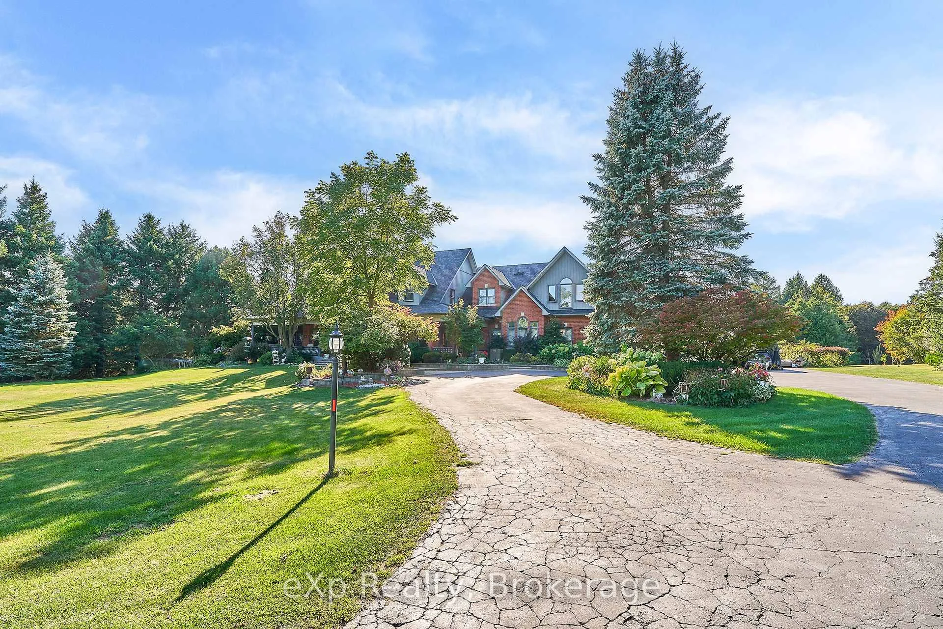 Photo 14 of 7860 Cedarbrook Trail, Whitby, Rural Whitby — HOMEH