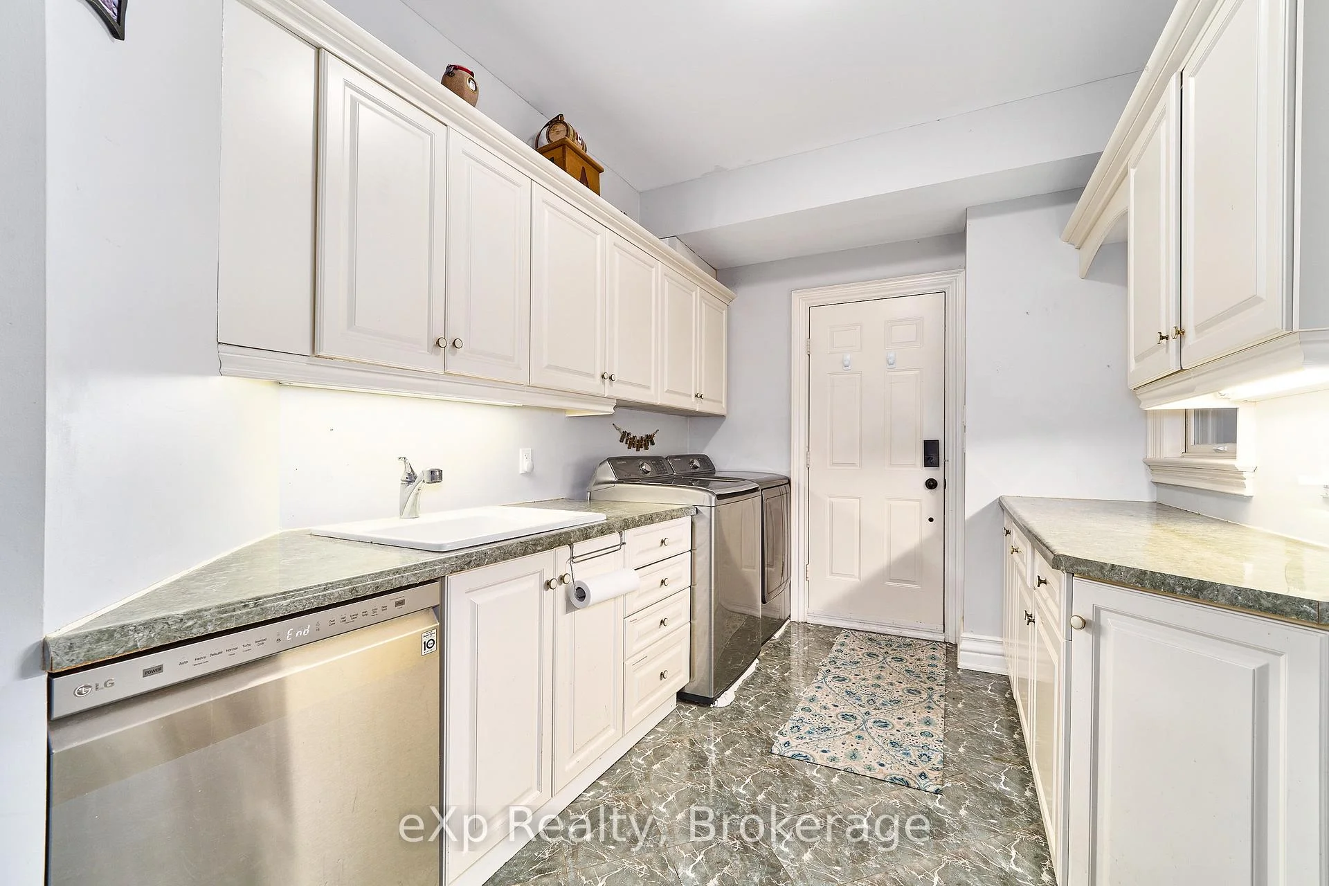 Photo 53 of 7860 Cedarbrook Trail, Whitby, Rural Whitby — HOMEH