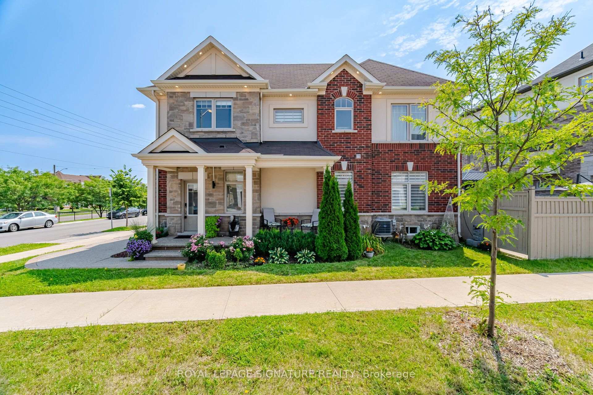 Photo 3 of 3839 Tufgar Crescent, Burlington, Alton — HOMEH